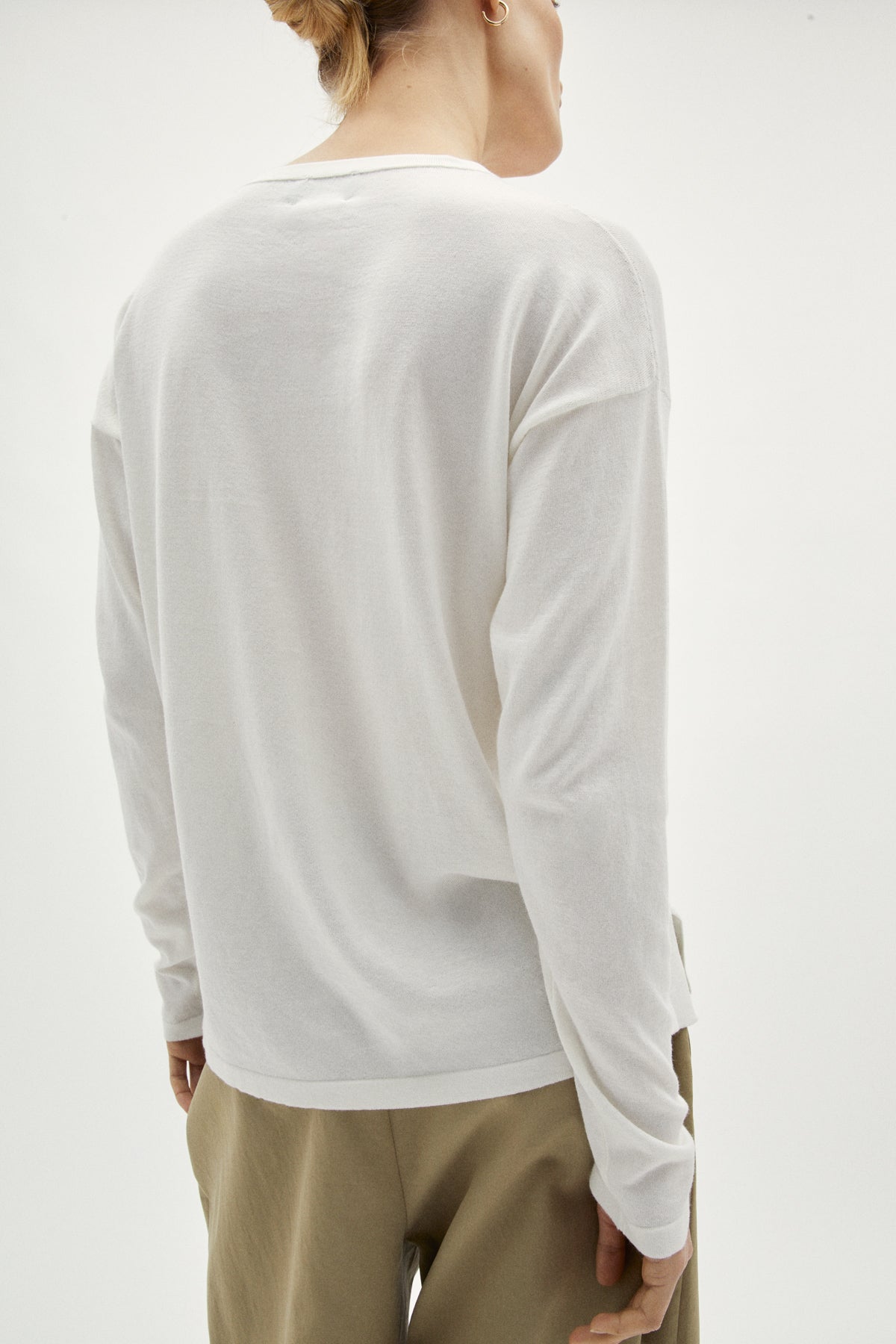 lightweight long sleeve t shirt in organic cotton milk white