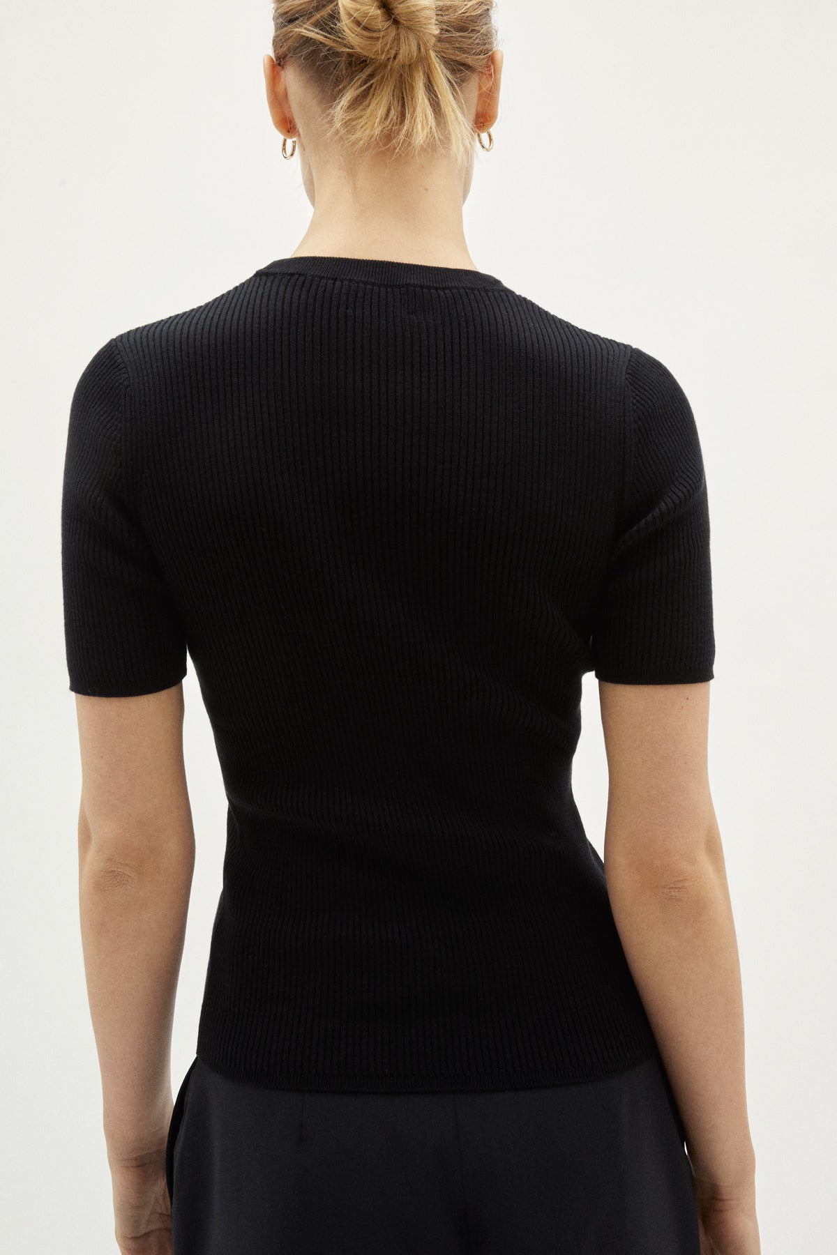 Black | The Organic Cotton Ribbed T-Shirt