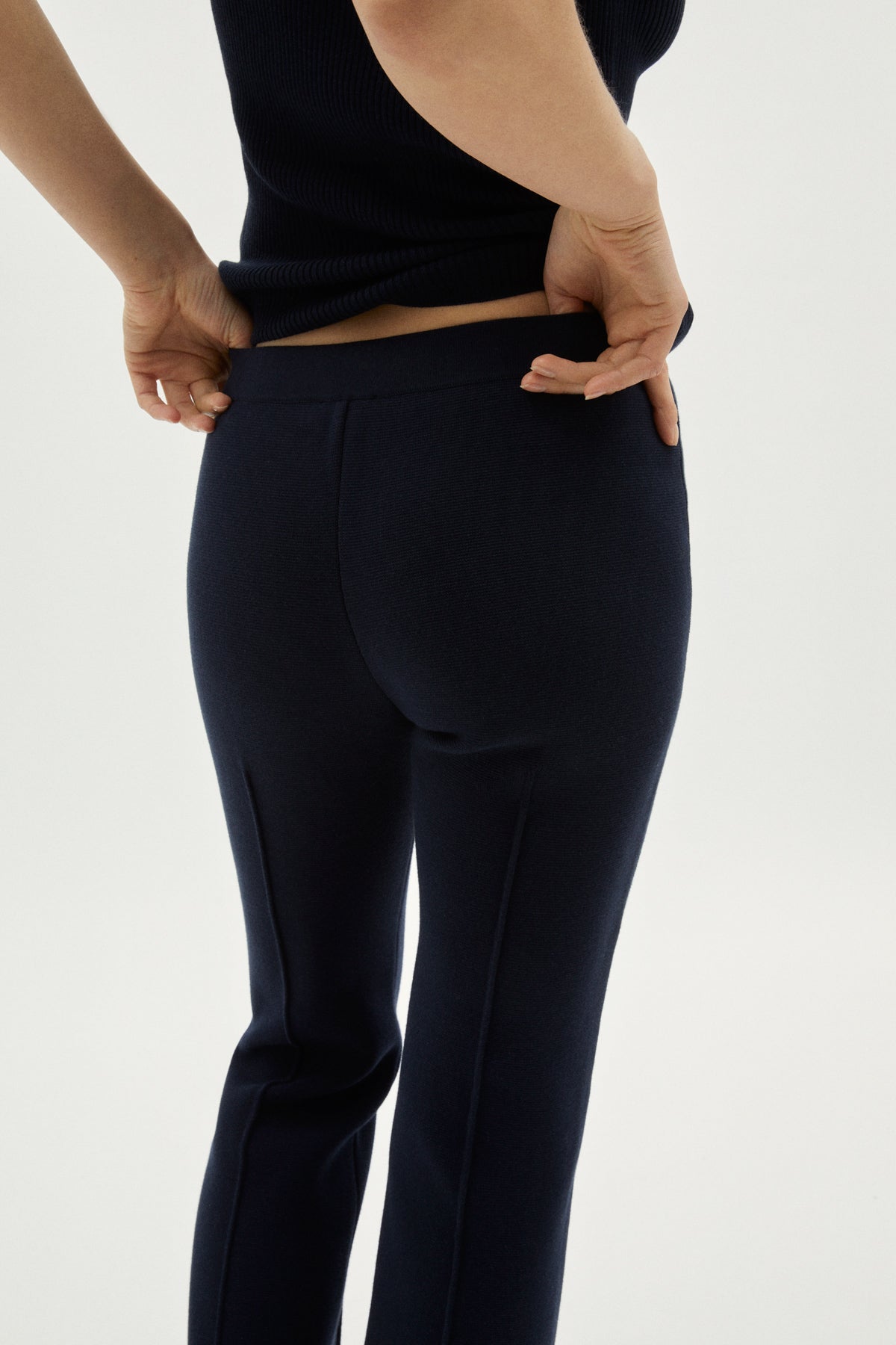 the organic cotton straight leg pants deep blue