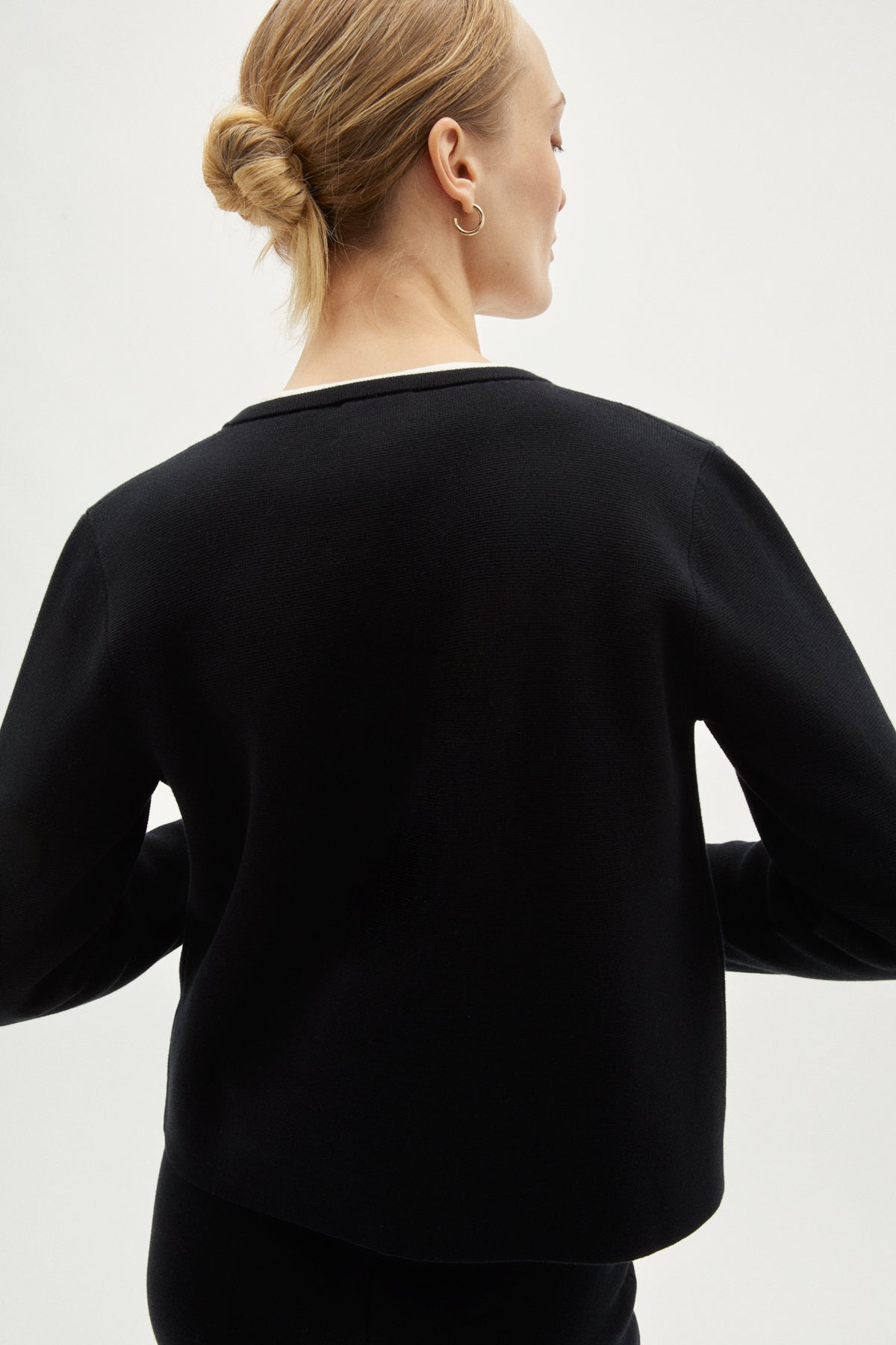 the sleek organic cotton jacket black