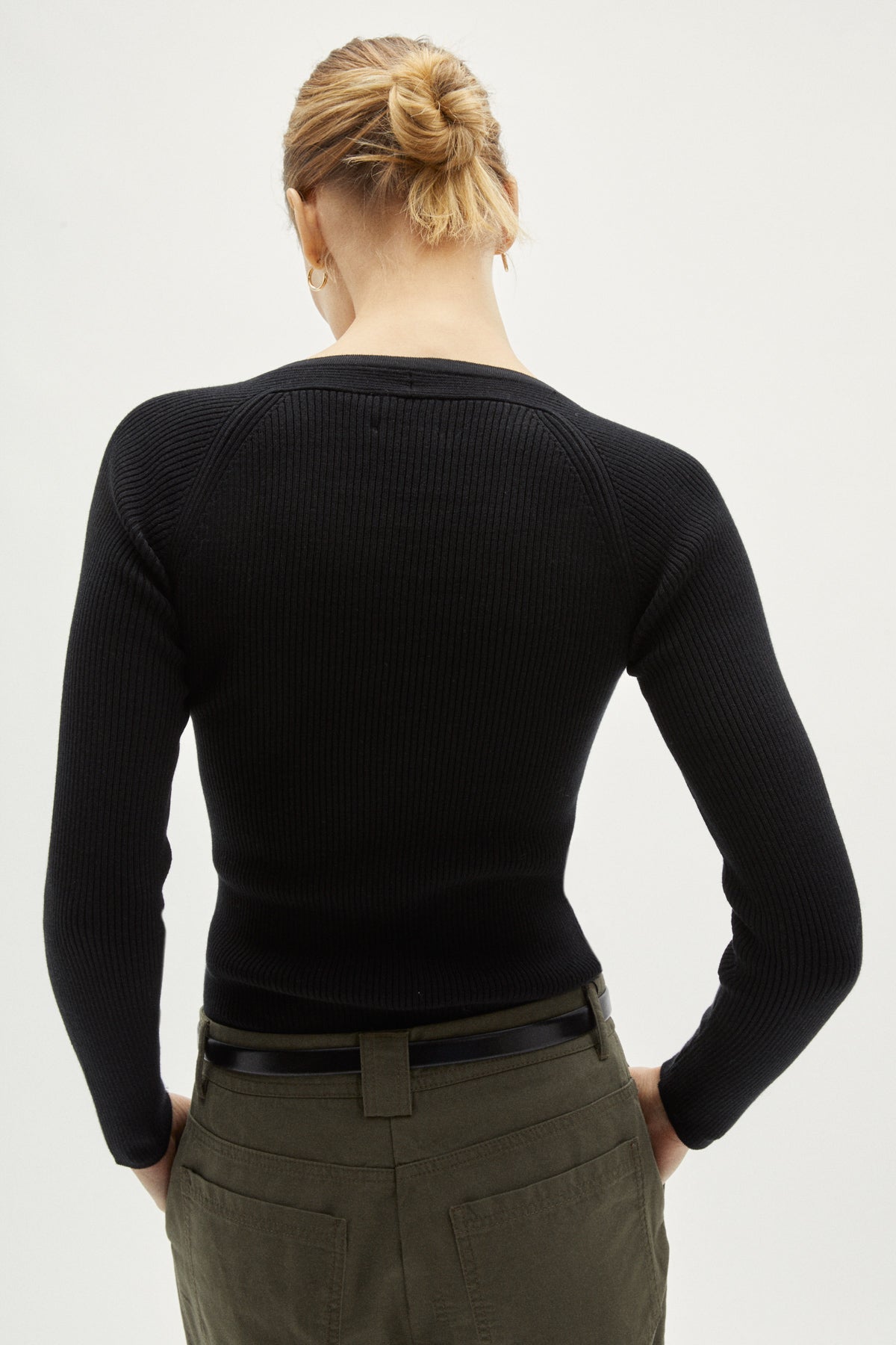 long sleeve ribbed top with special neckline black