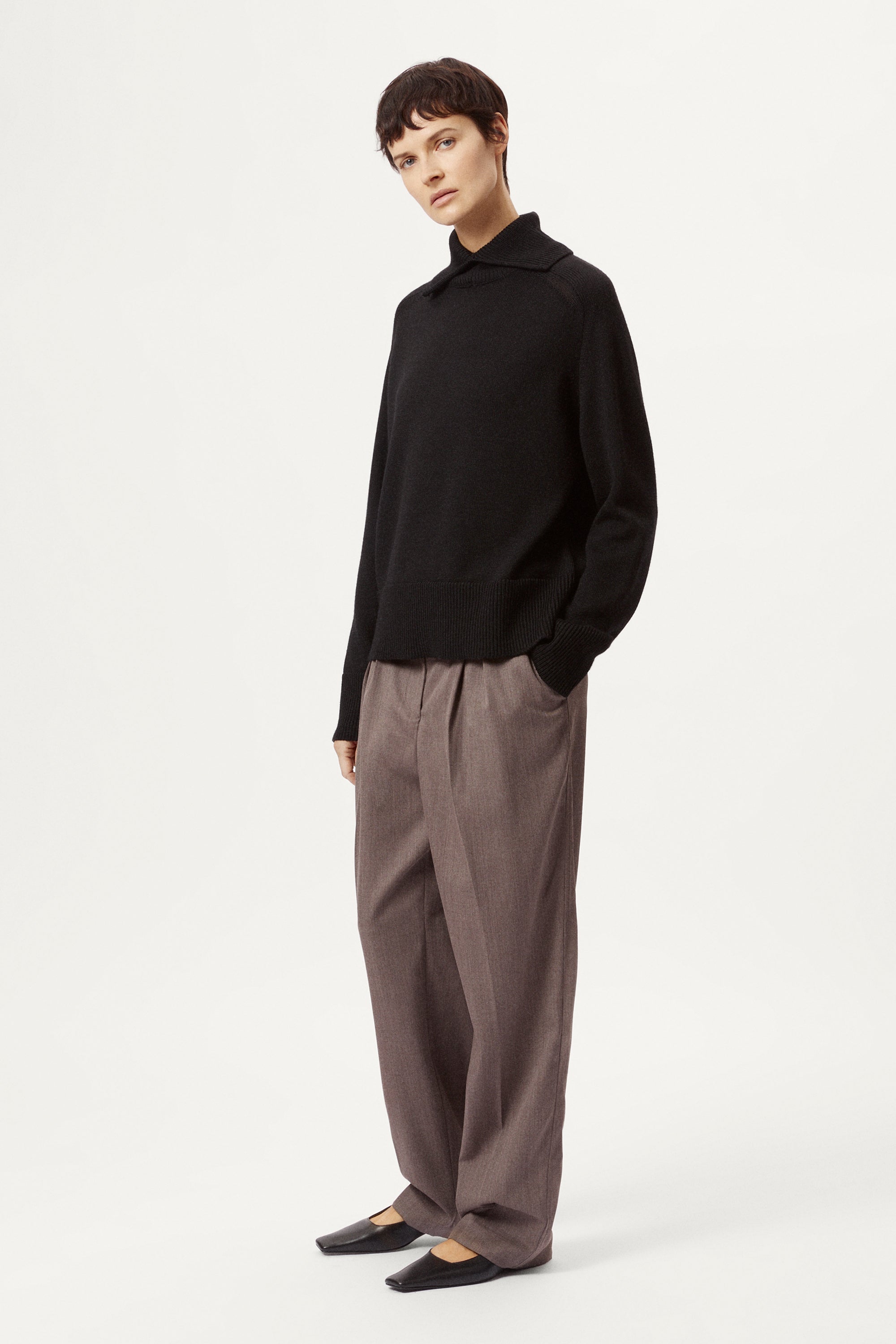 The Merino Wool Boxy with special High Neck black