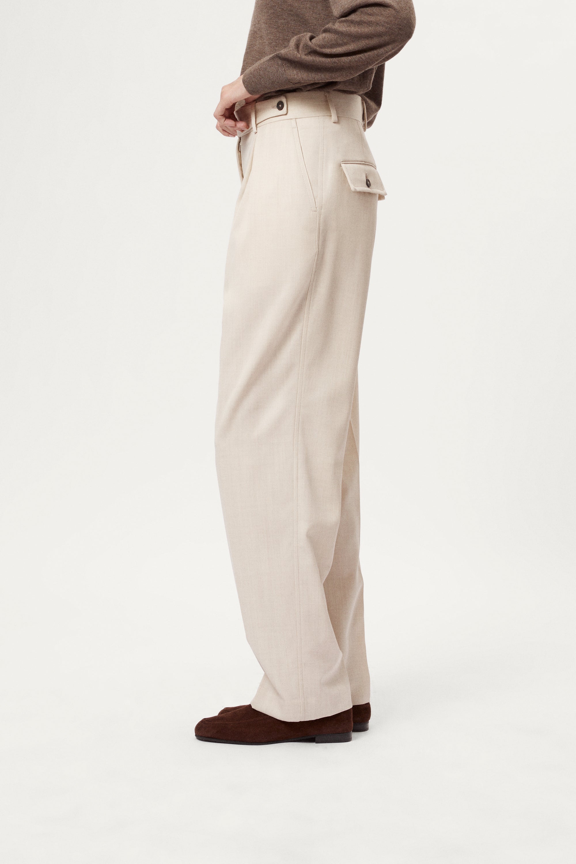 The Wool Tailored Pants with Kissing Pleat