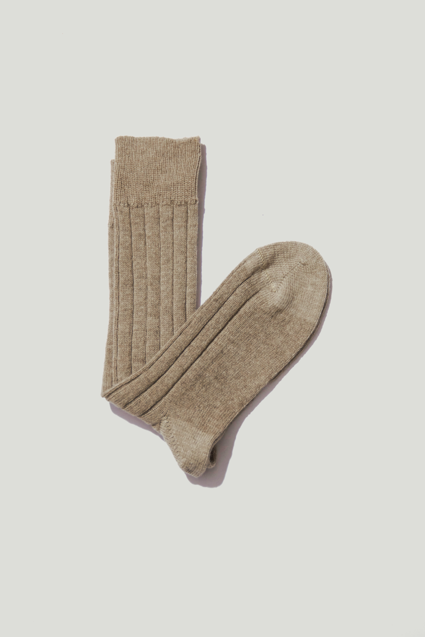 the cashmere ribbed socks natural beige