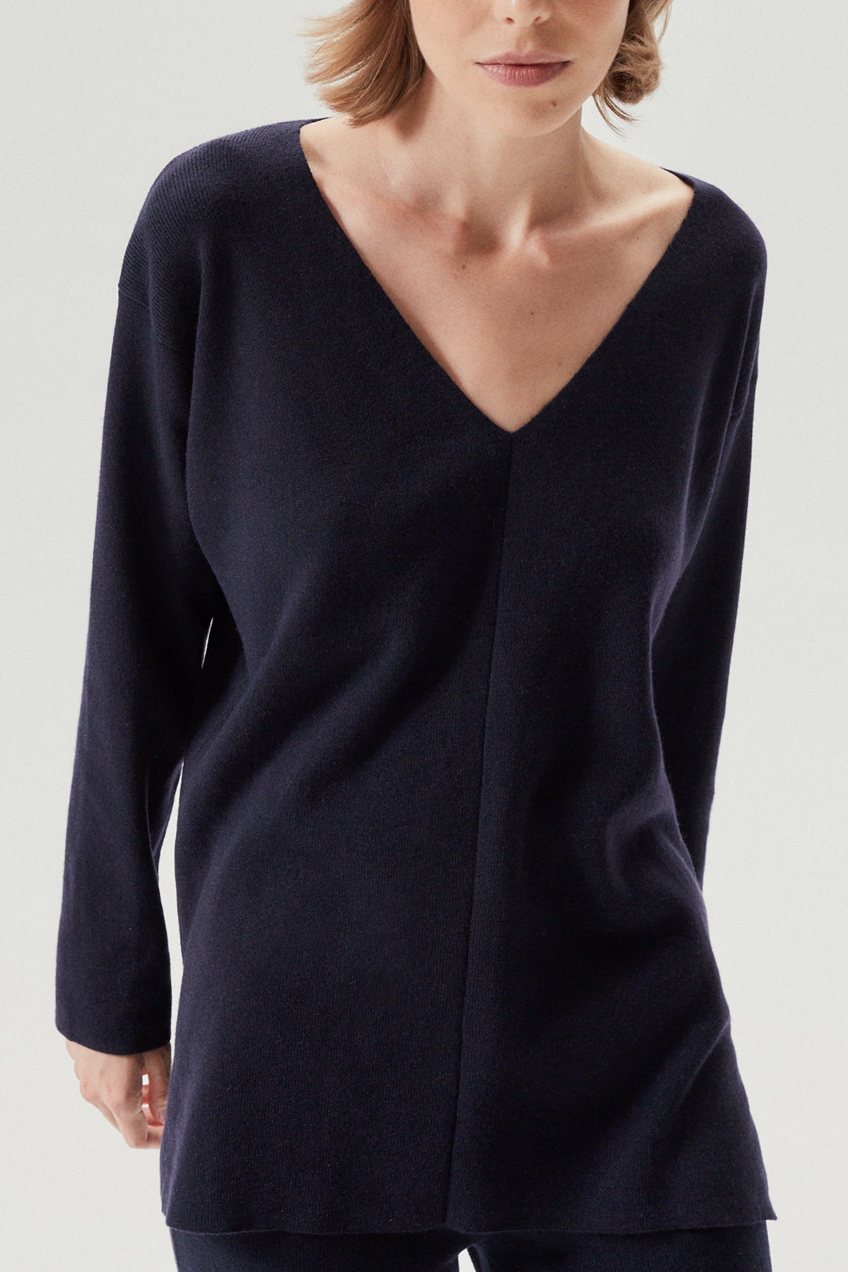 Superior Cashmere Oversize V-Neck - Imperfect Version | Classic Blue