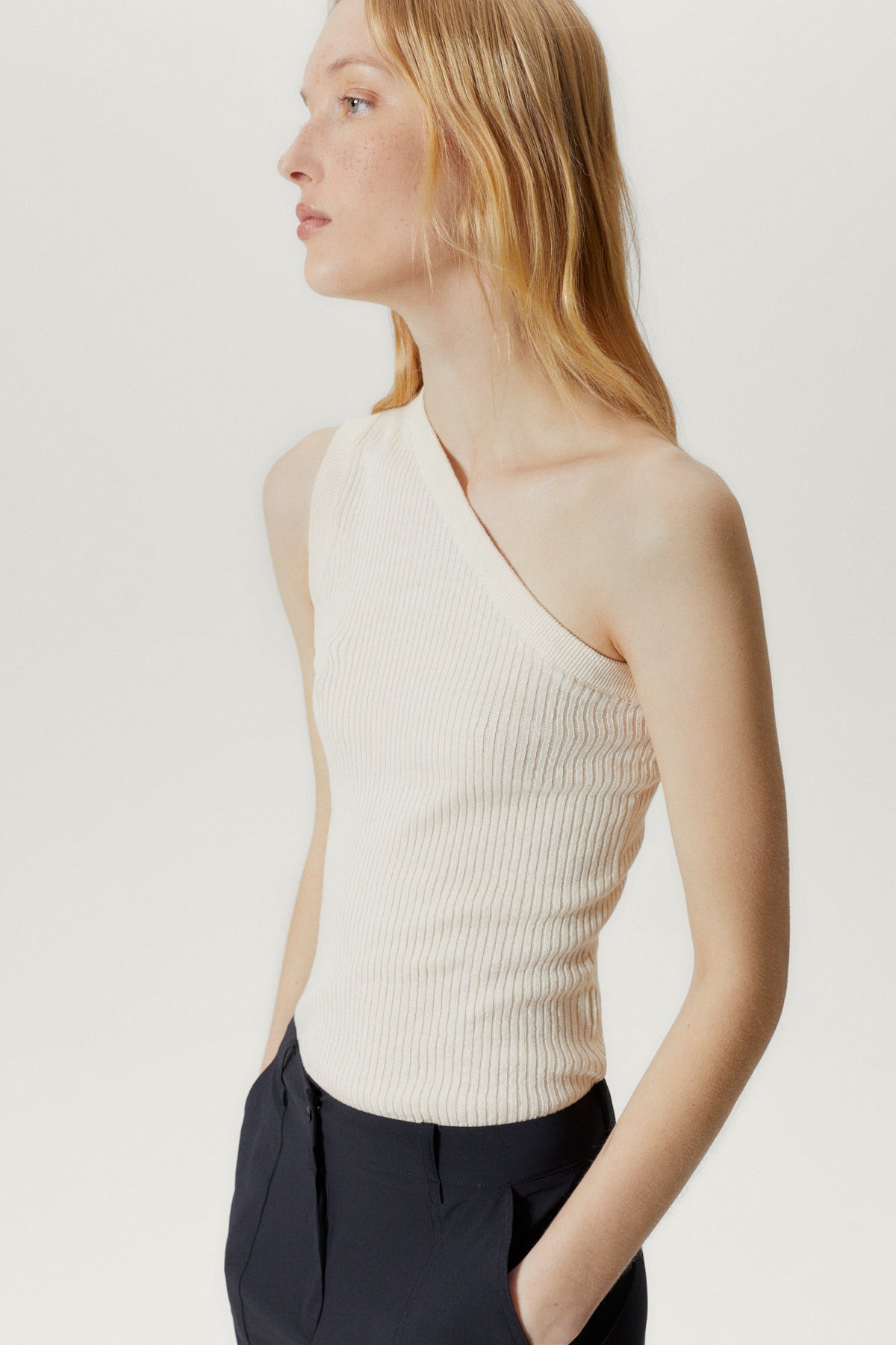 the linen cotton one shoulder top milk white