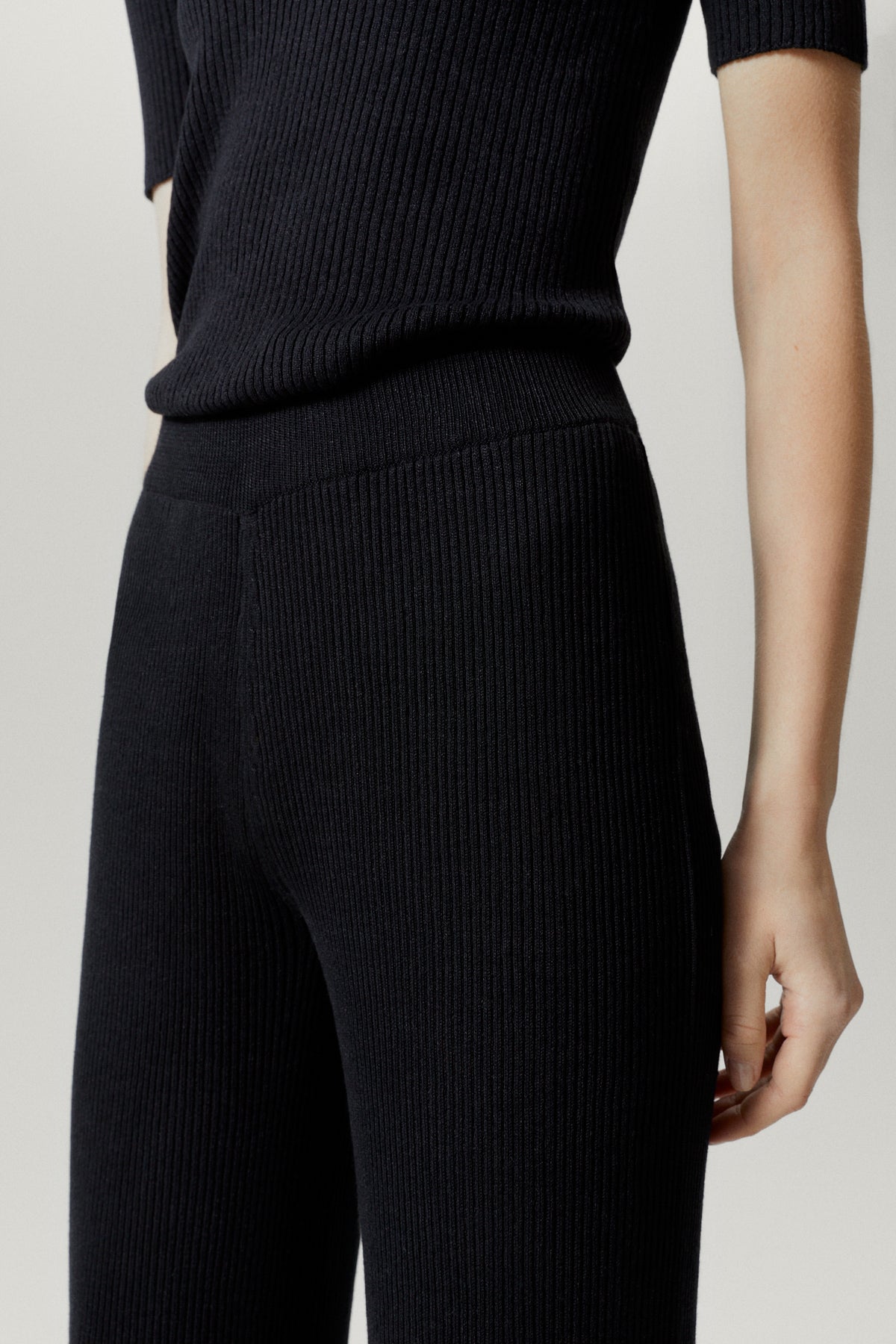 the linen cotton ribbed pants black
