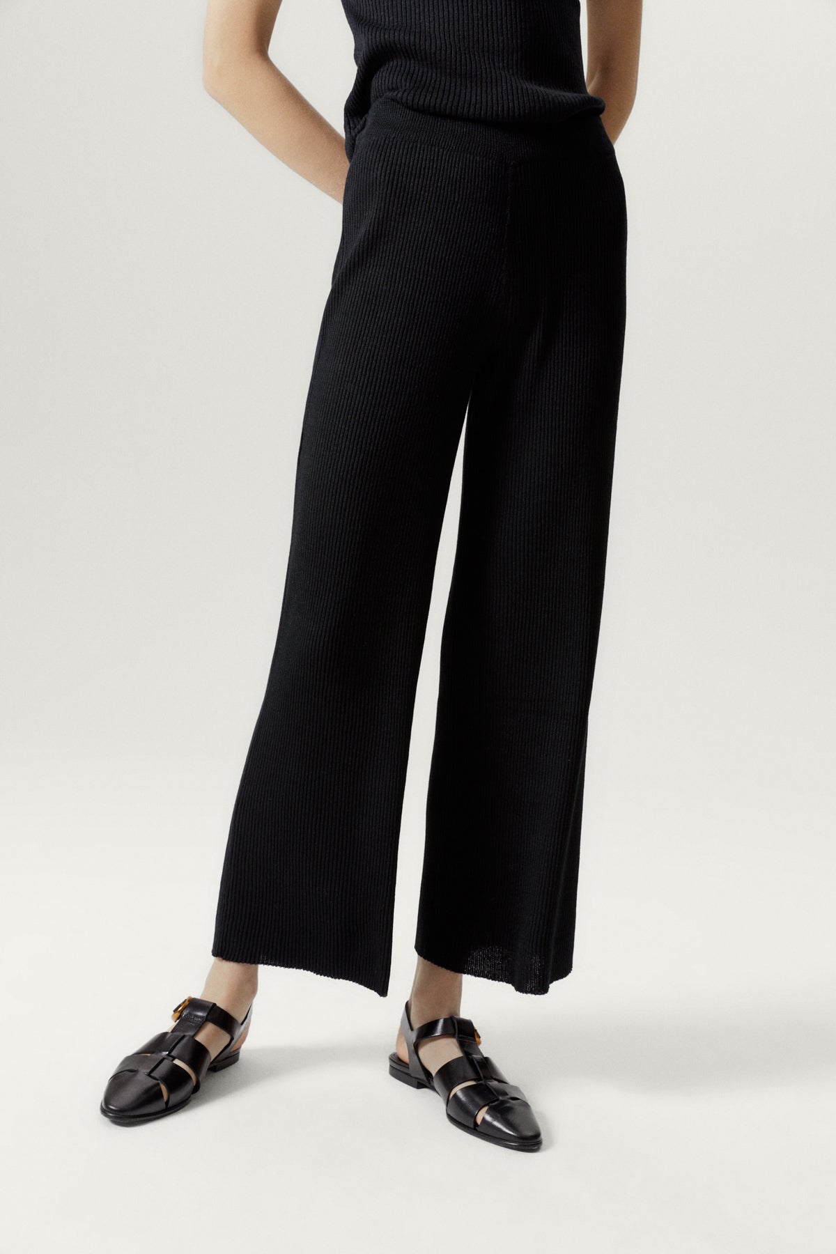 the linen cotton ribbed pants black