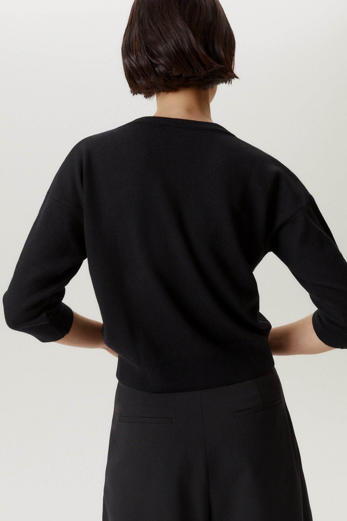 the merino wool boxy t shirt black