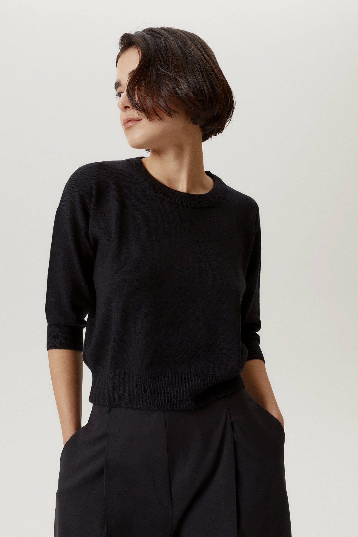 the merino wool boxy t shirt black