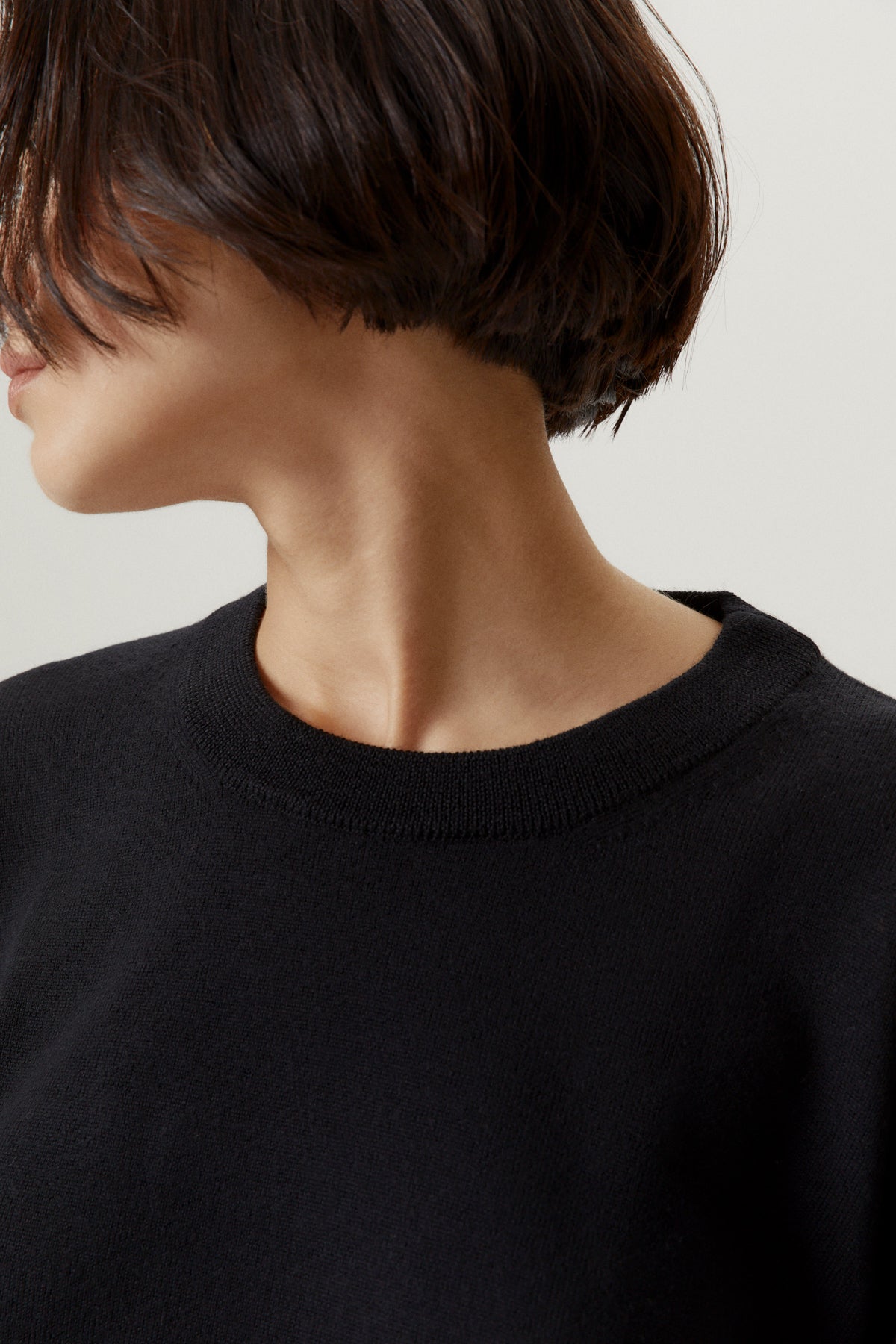 the merino wool boxy t shirt black