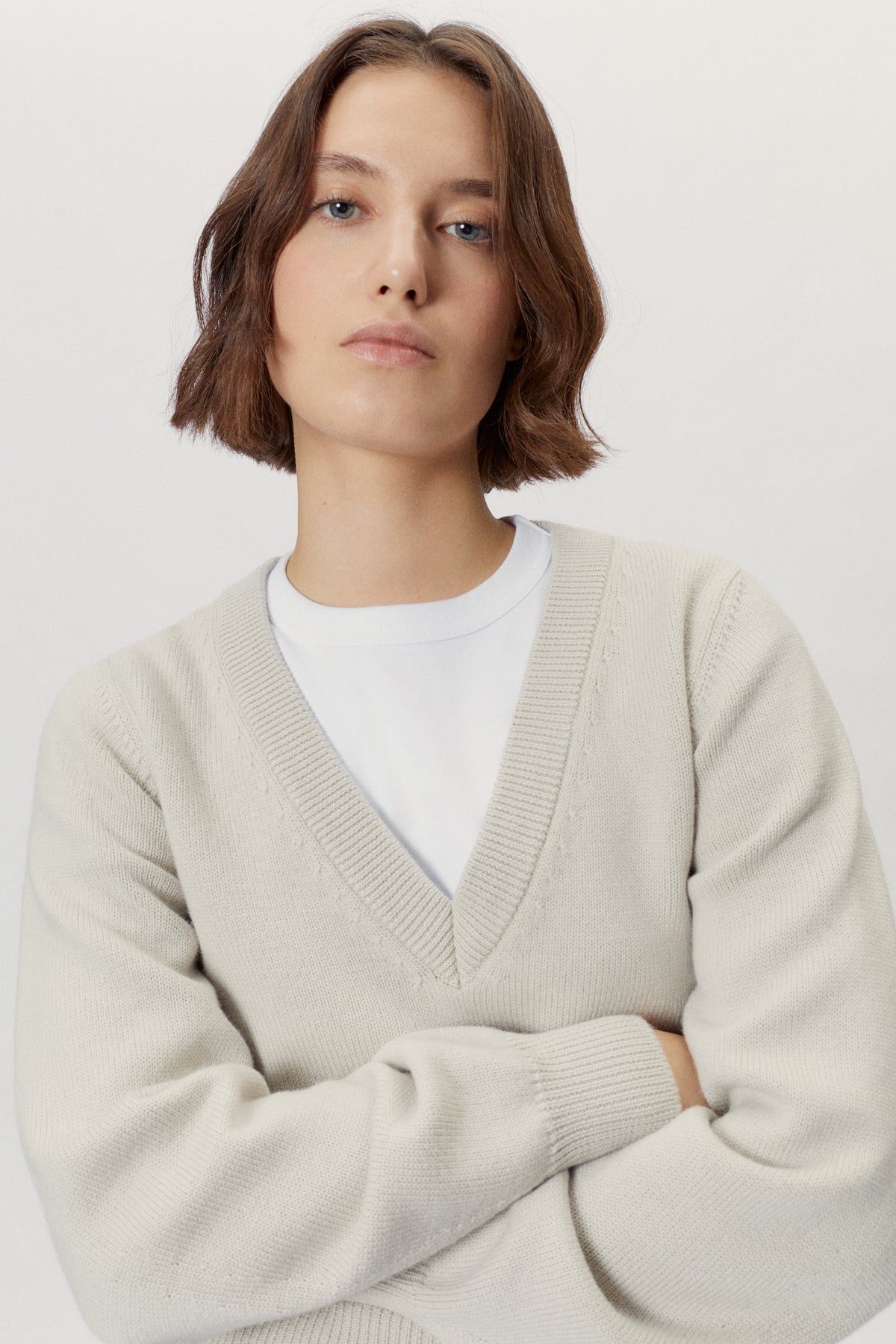 the merino wool cropped v neck pearl