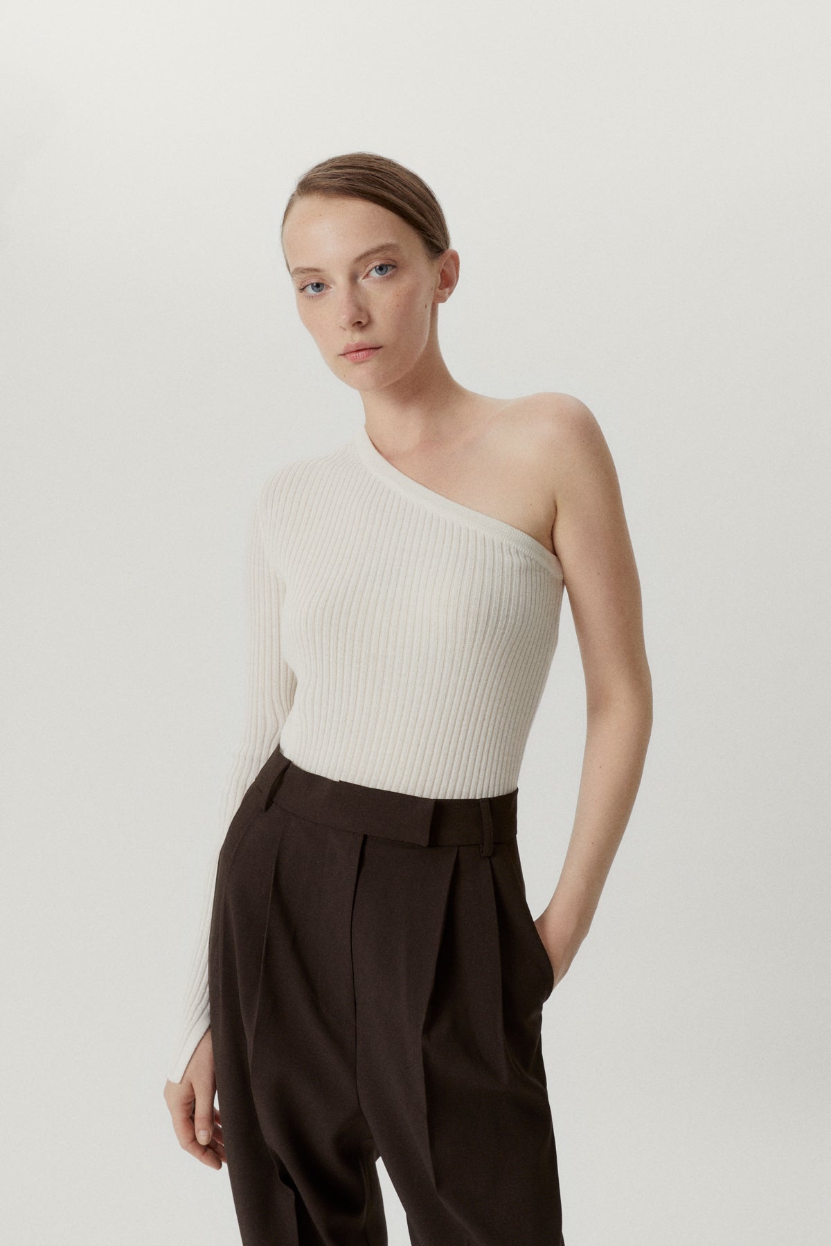 the merino wool one shoulder top snow white