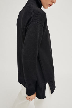 Black | The Merino Wool Oversize High-Neck – Imperfect Version