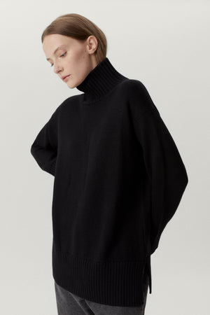 Black | The Merino Wool Oversize High-Neck