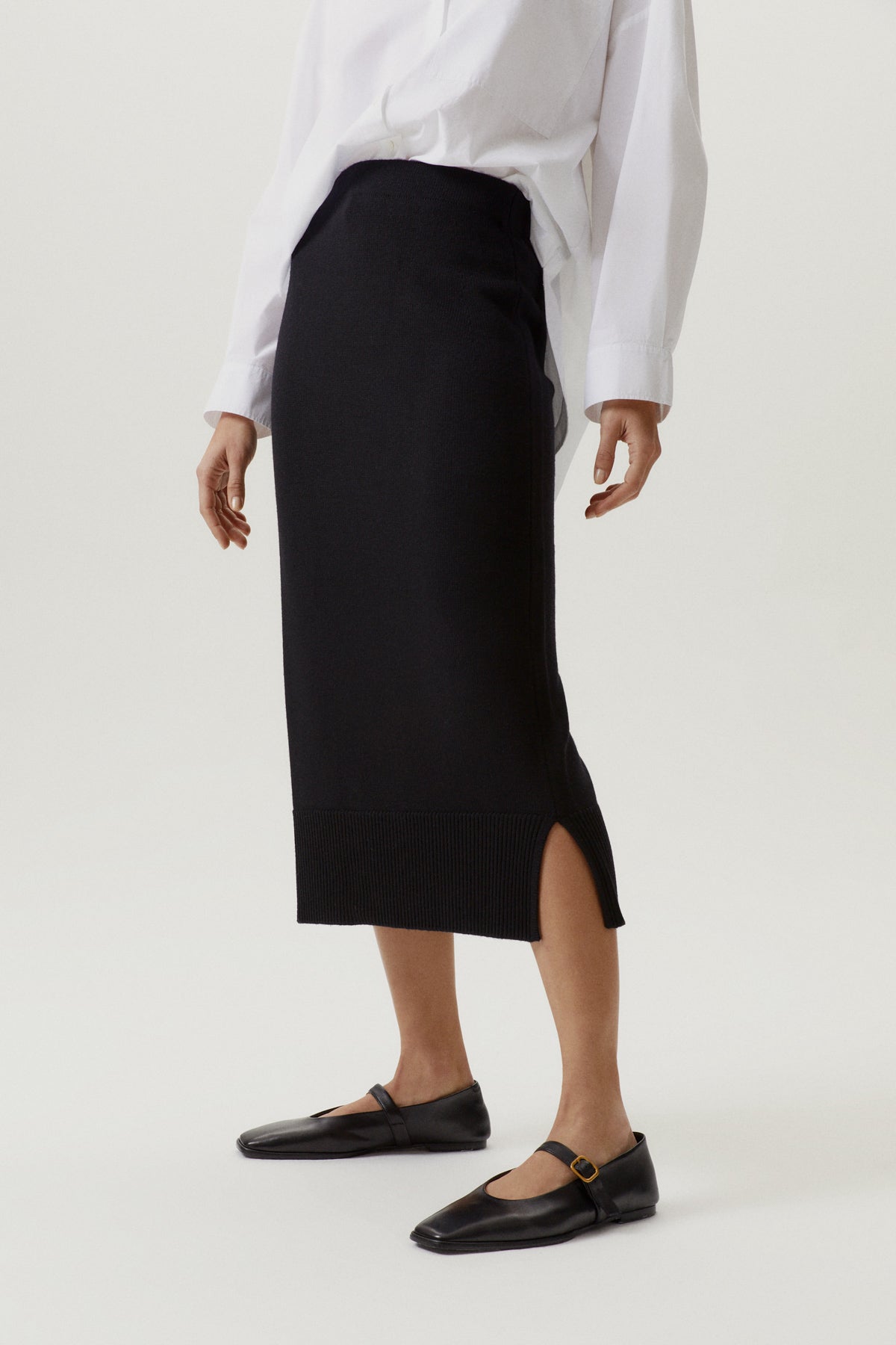 the merino wool skirt black
