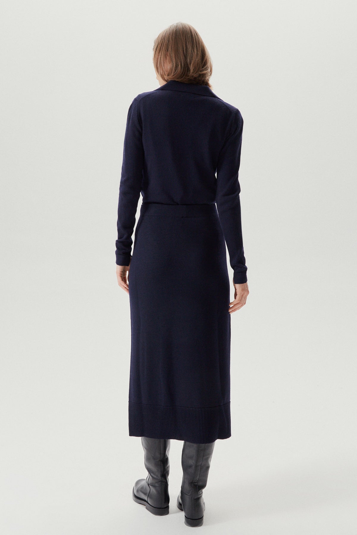 the merino wool skirt oxford blue