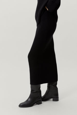 Black | The Merino Wool Ribbed Skirt