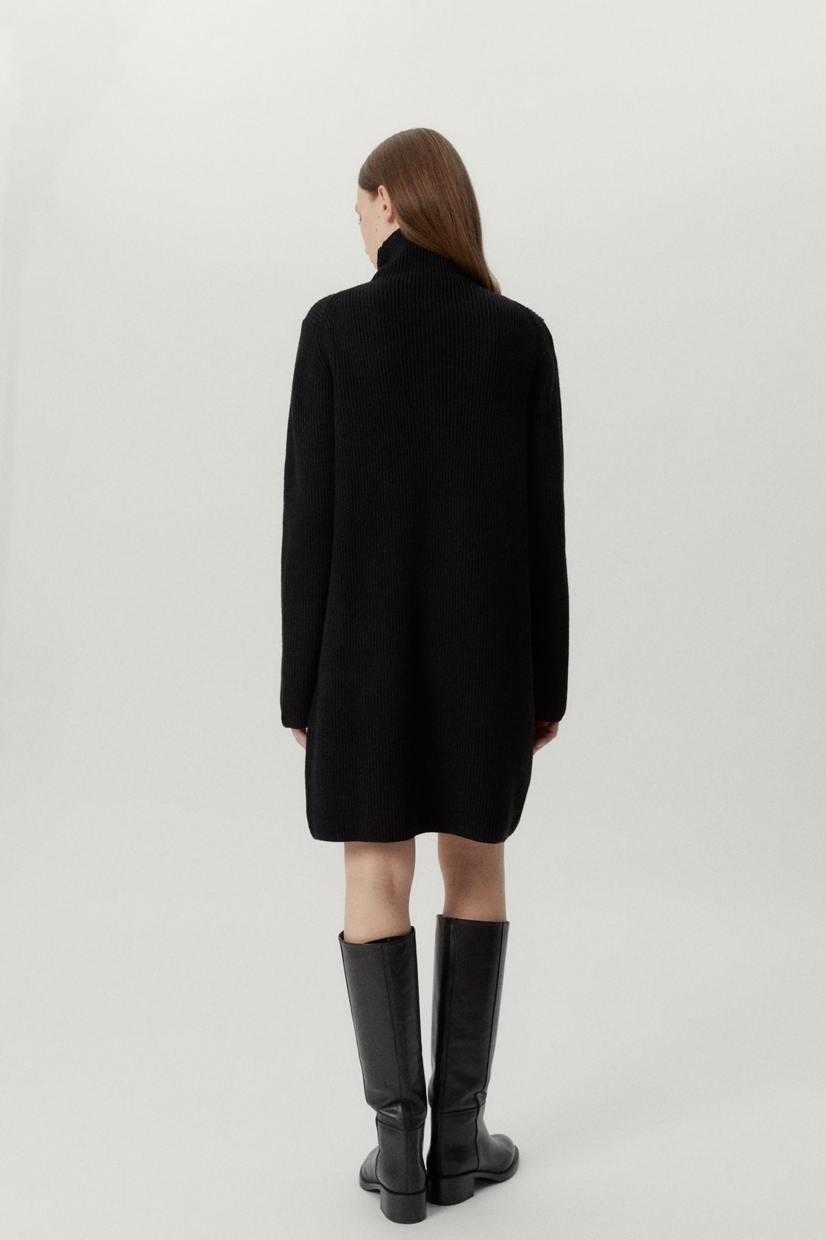 the merino wool short ribbed dress black