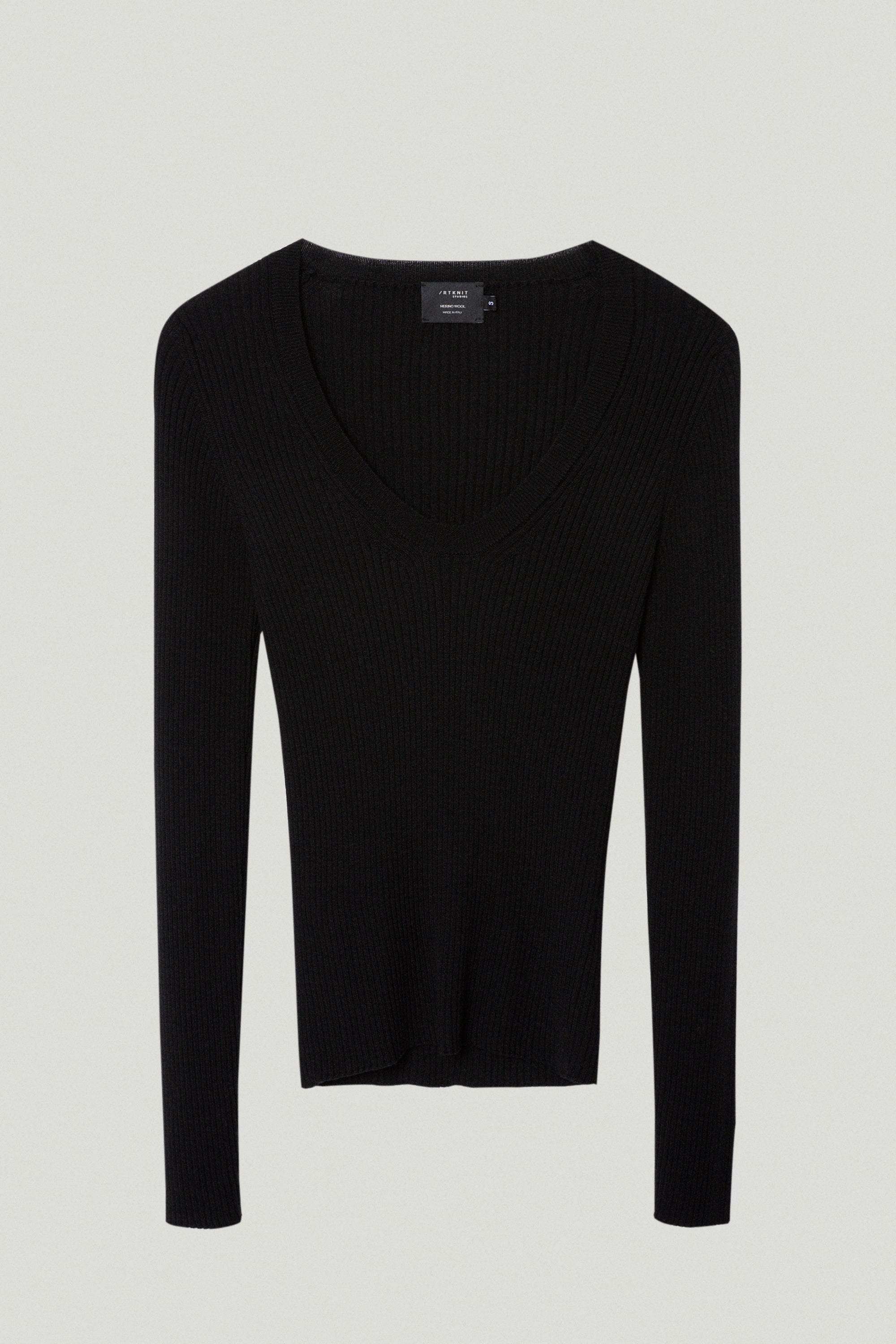 the merino wool u neck sweater black