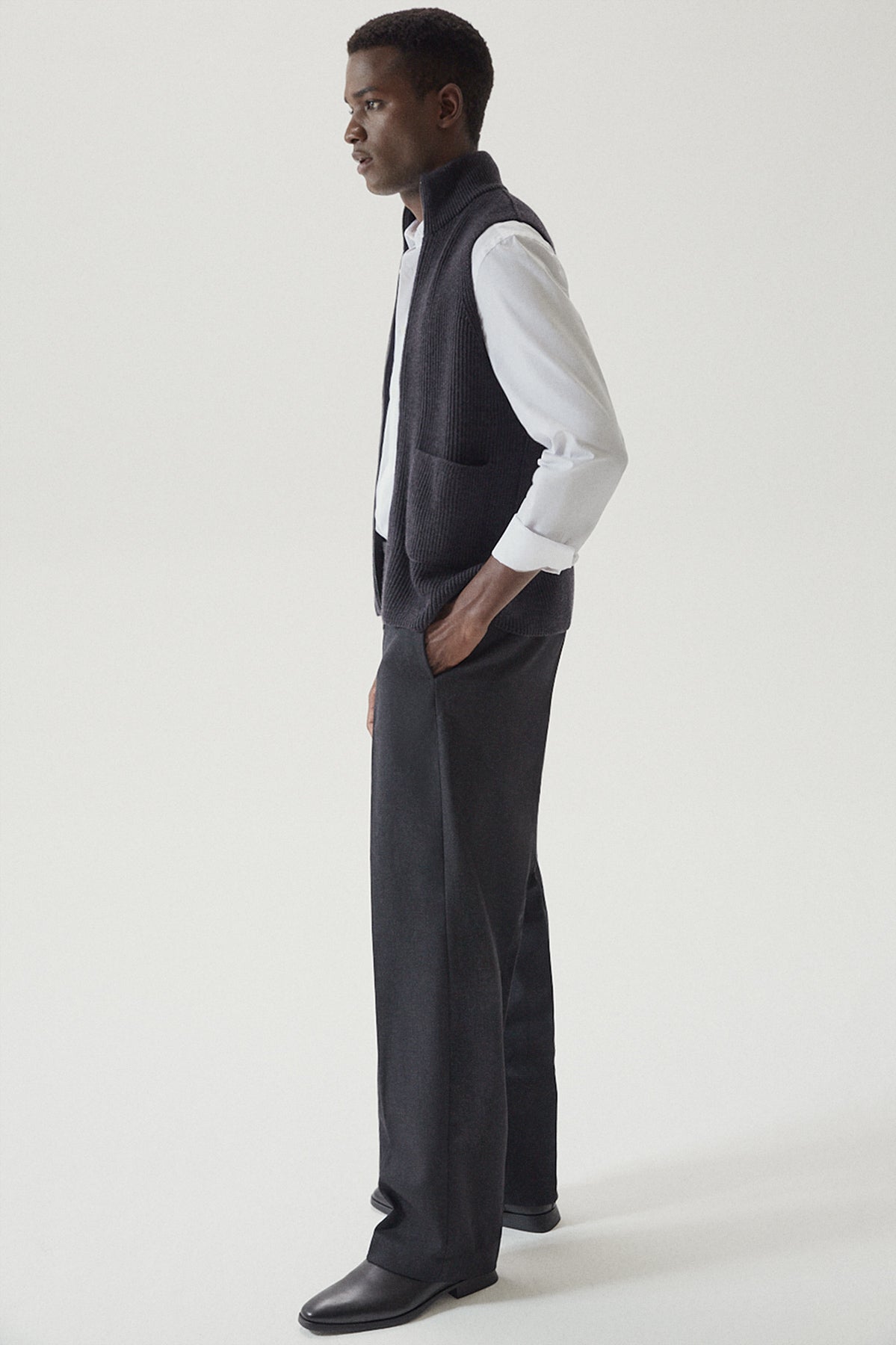 the merino wool zipped vest anthracite