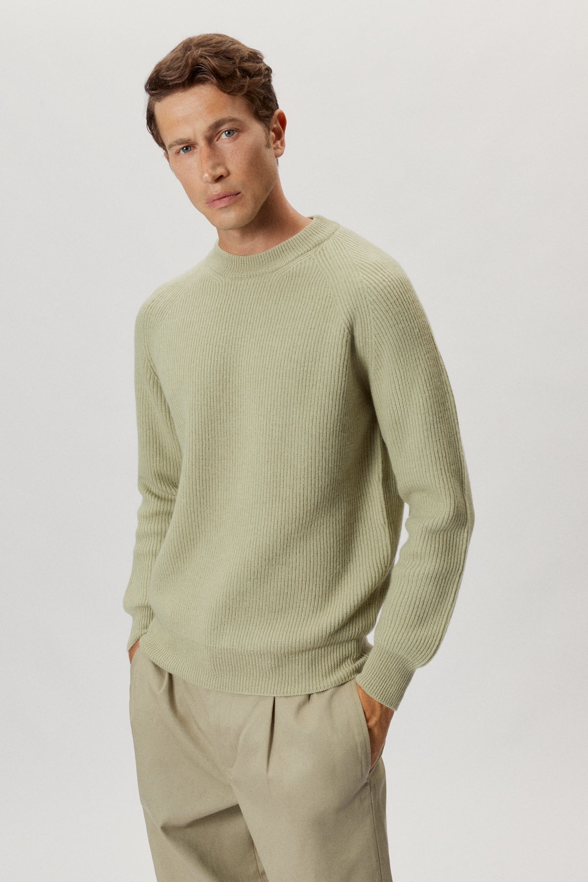 the natural dye crewneck sweater equisetum green