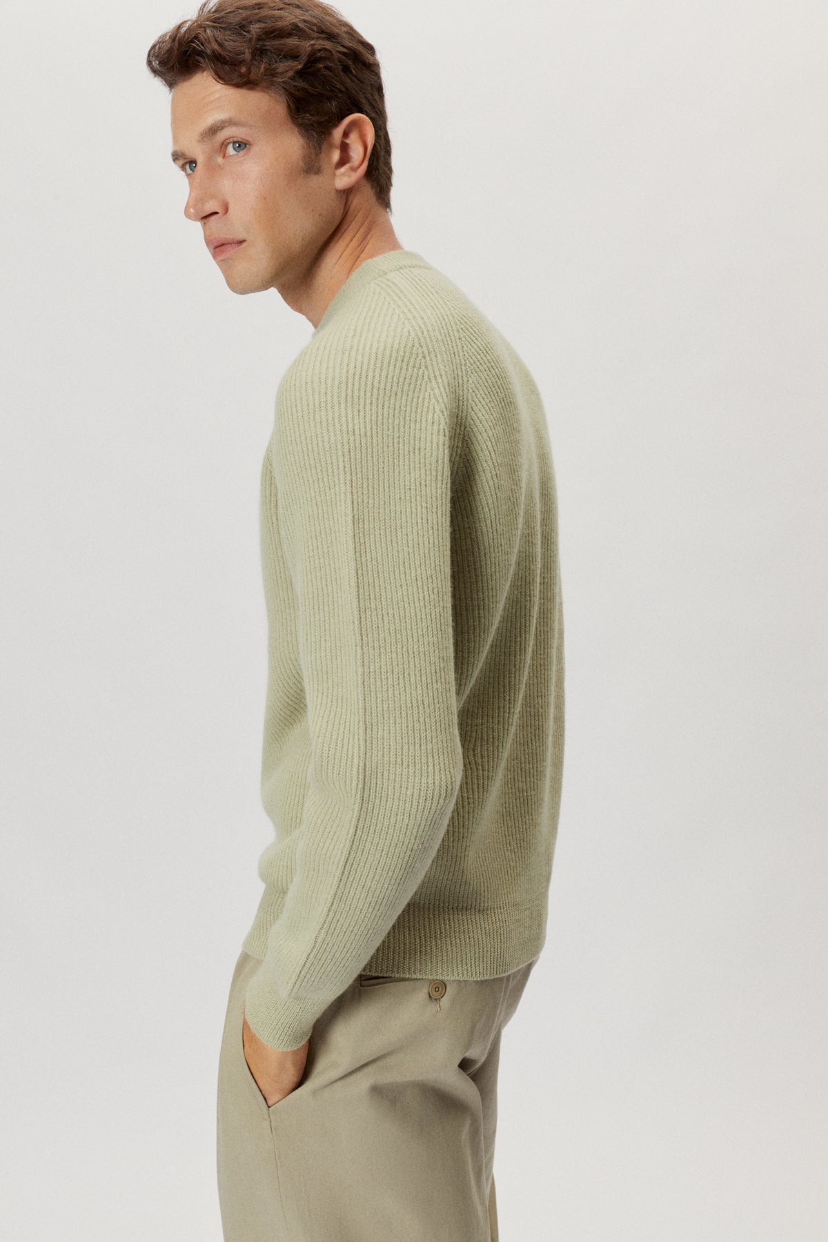 the natural dye crewneck sweater equisetum green