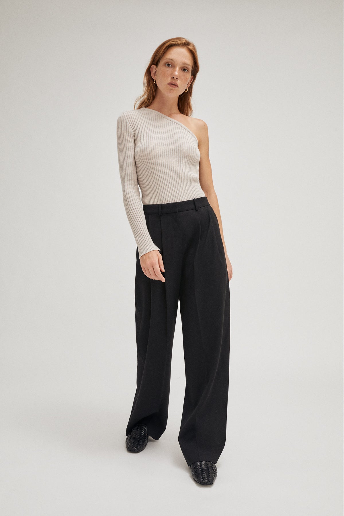 the merino wool one shoulder top greige