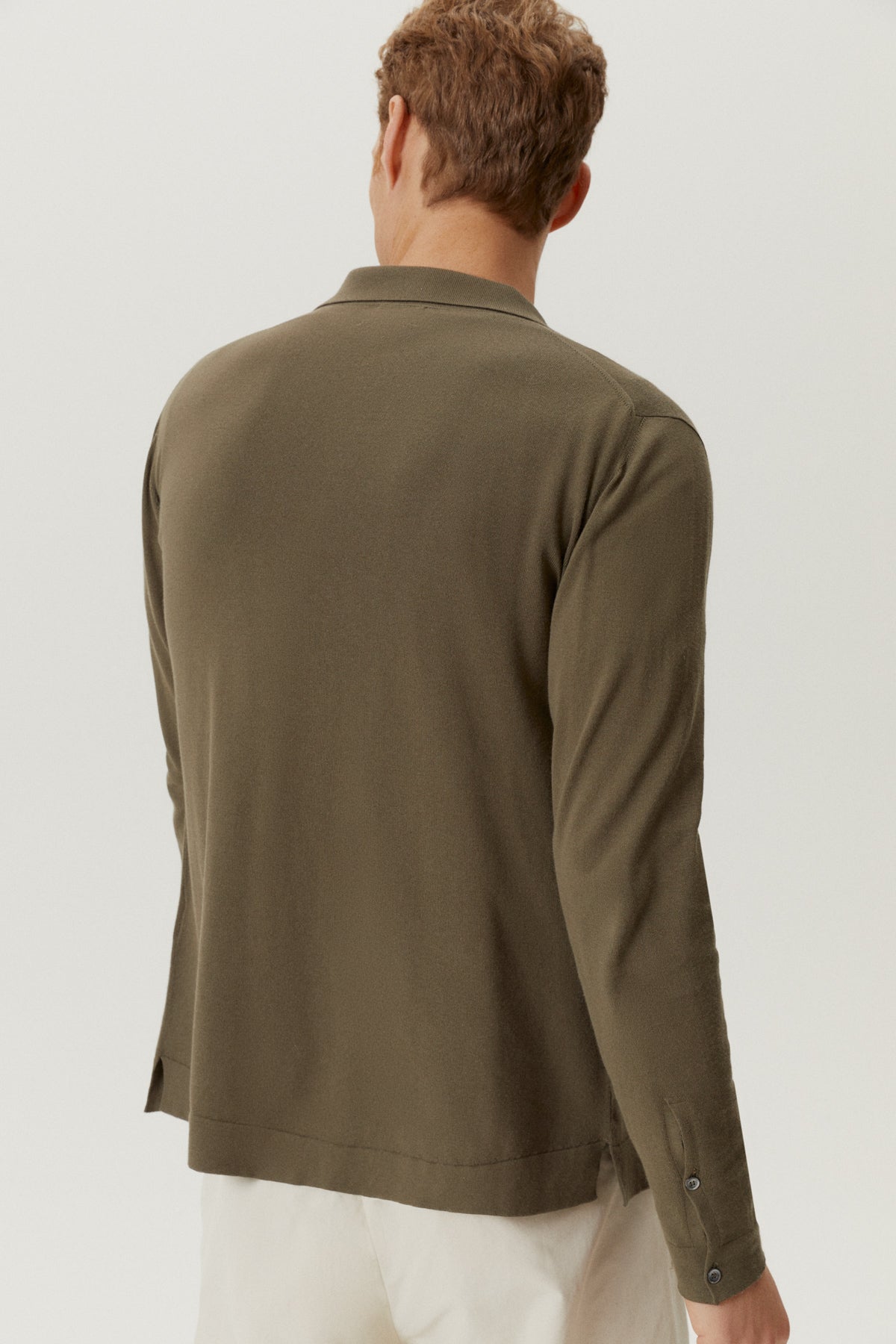 the organic cotton knit shirt kaki green