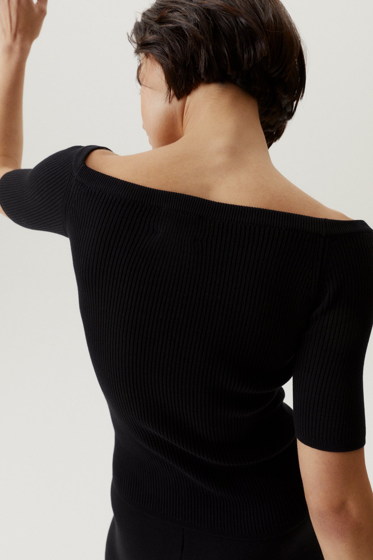 the organic cotton off the shoulder top black