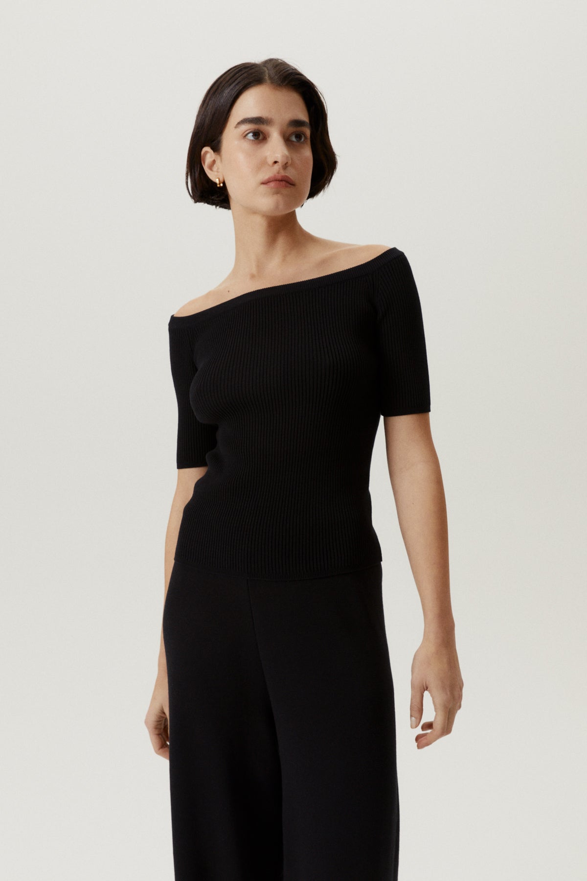 the organic cotton off the shoulder top black