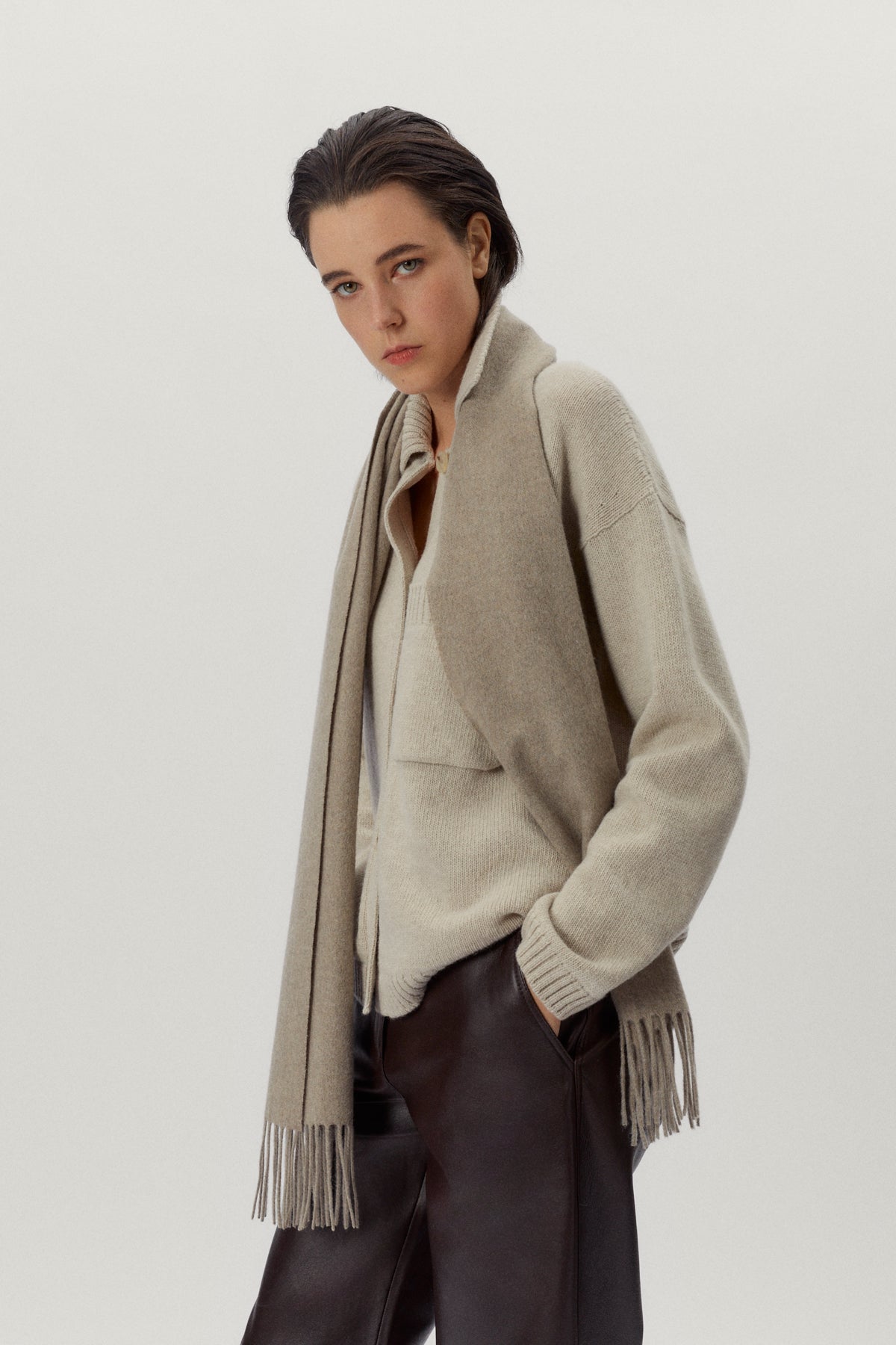 the regenerated cashmere scarf beige