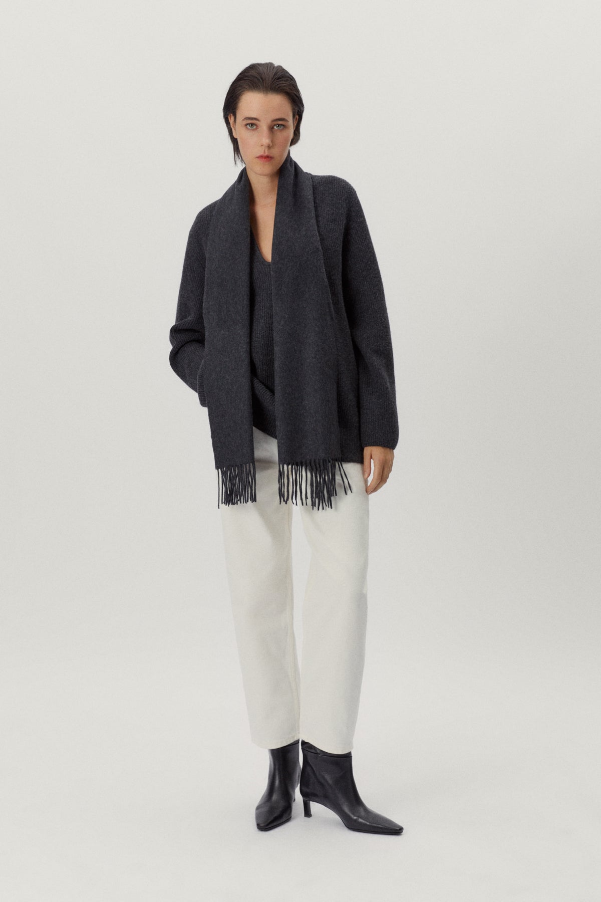 the regenerated cashmere scarf dark grey