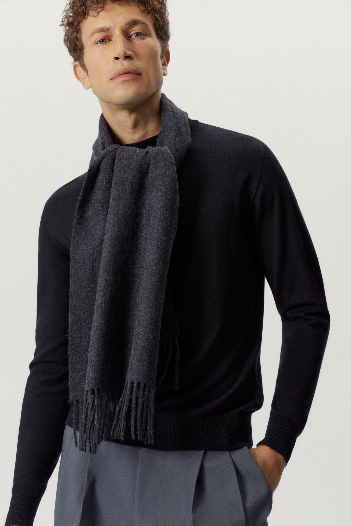 the regenerated cashmere scarf dark grey