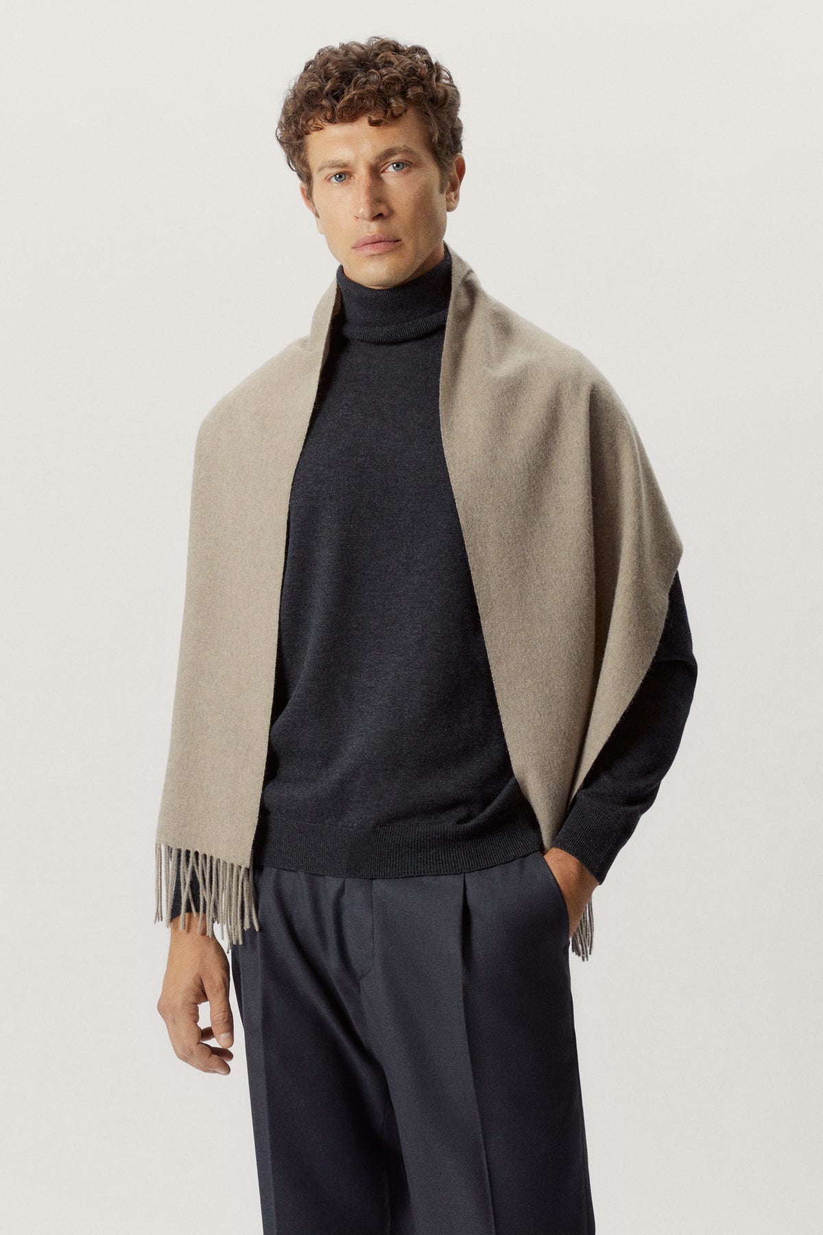 the regenerated cashmere scarf beige