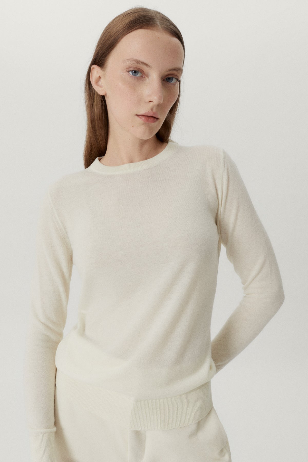 the ultrasoft wool round neck 2 natural white