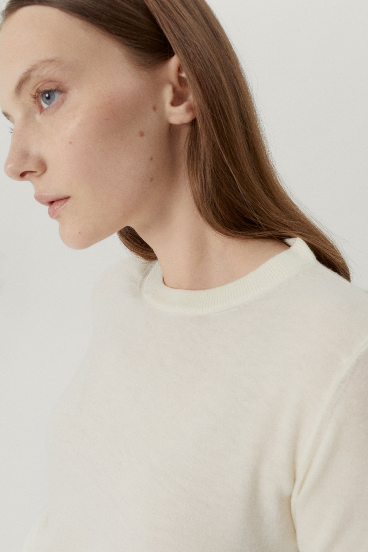 the ultrasoft wool round neck 2 natural white