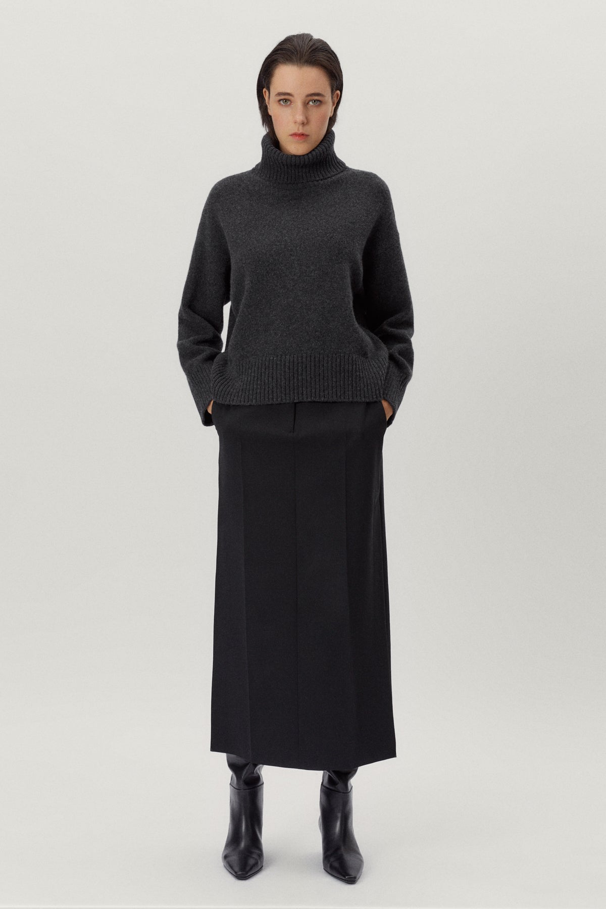 the woolen chunky roll neck ash grey
