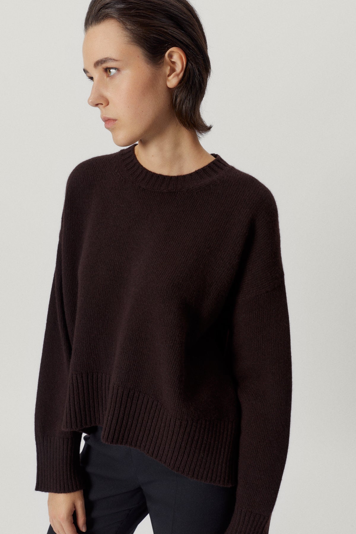 the woolen chunky sweater ebony