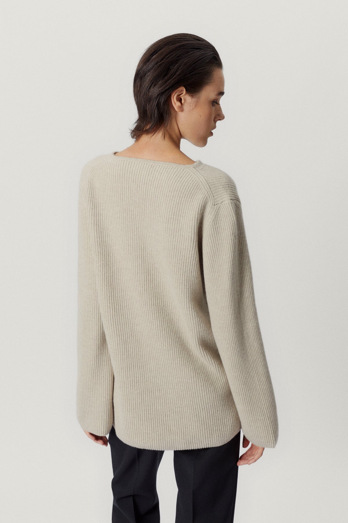 the woolen oversize v neck ecru