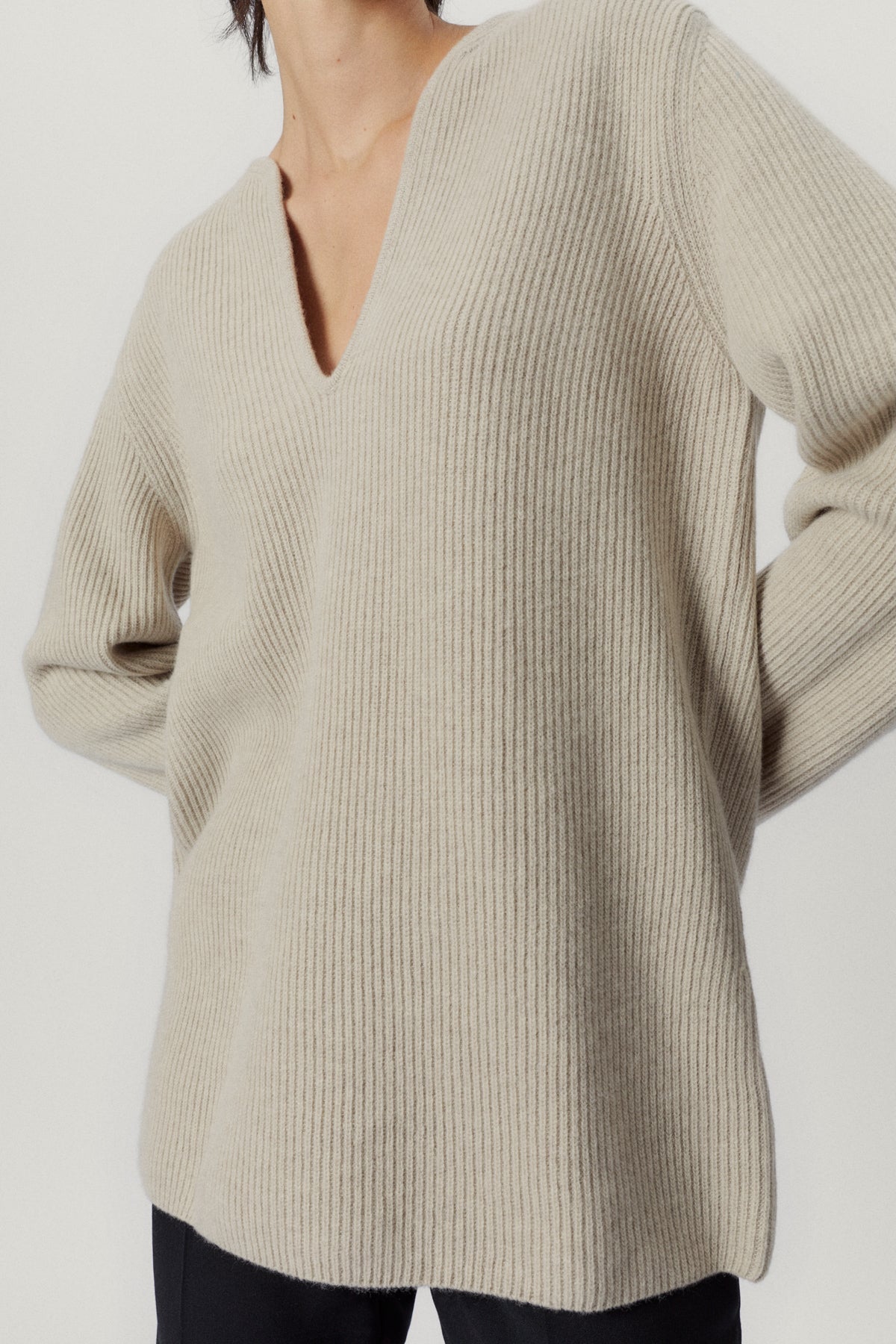 the woolen oversize v neck ecru