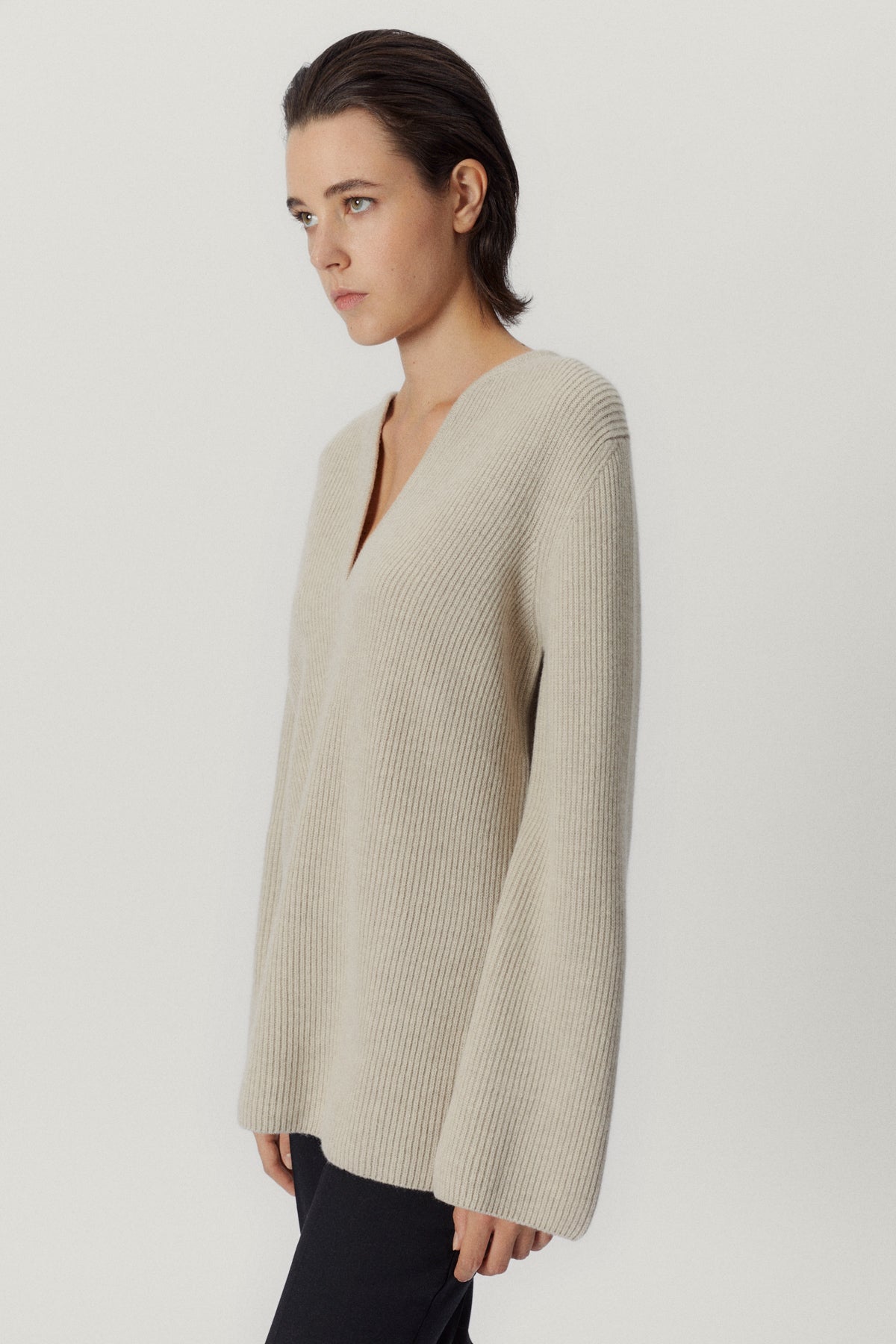 the woolen oversize v neck ecru