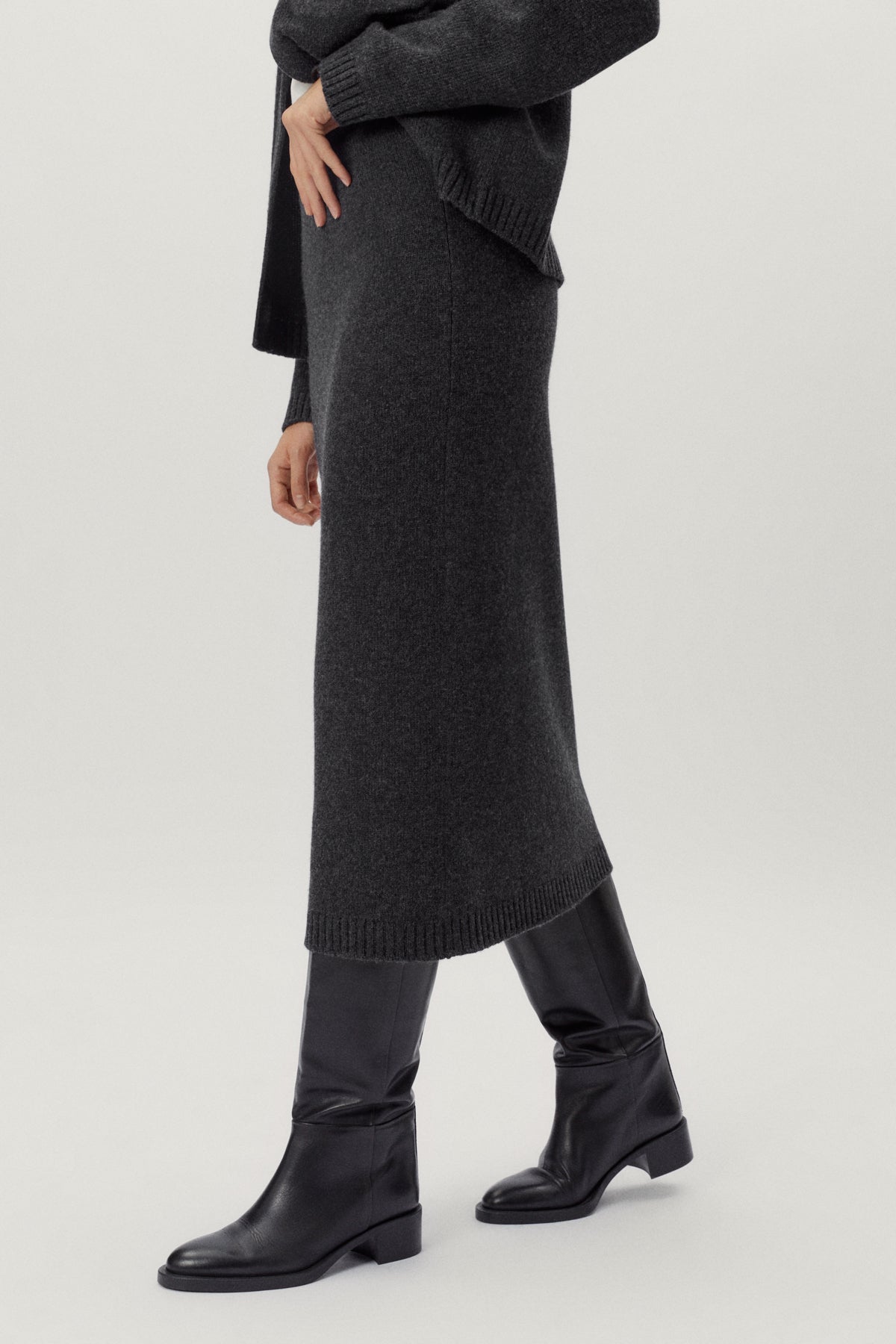 the woolen pencil skirt ash grey