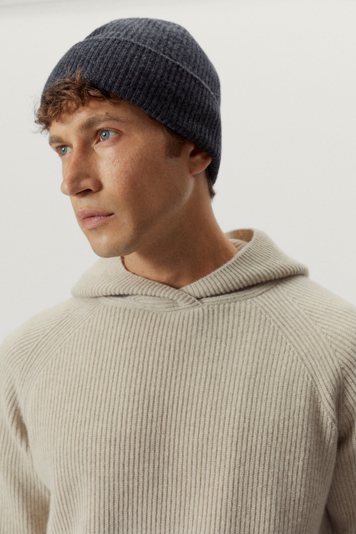 The Woolen Ribbed Beanie - grey