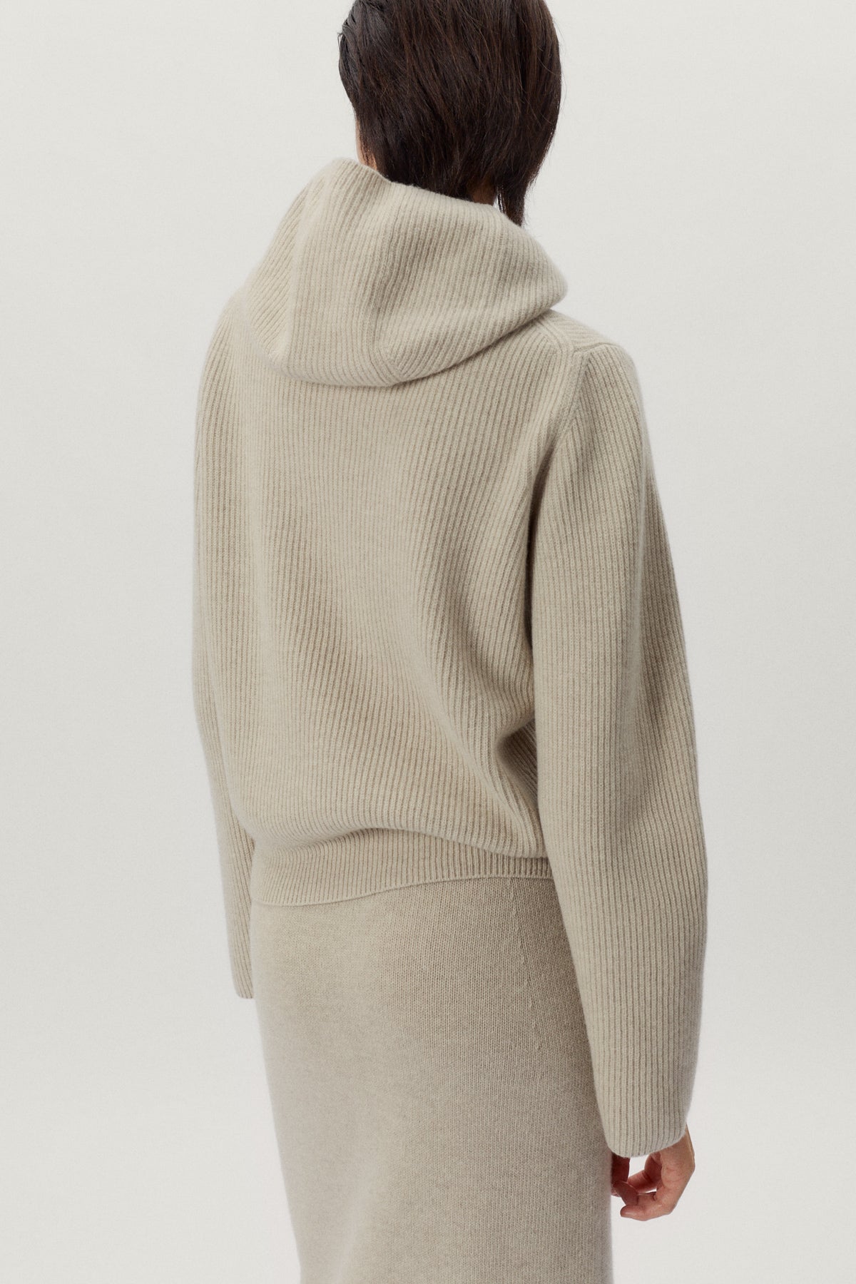 the woolen ribbed hoodie w ecru