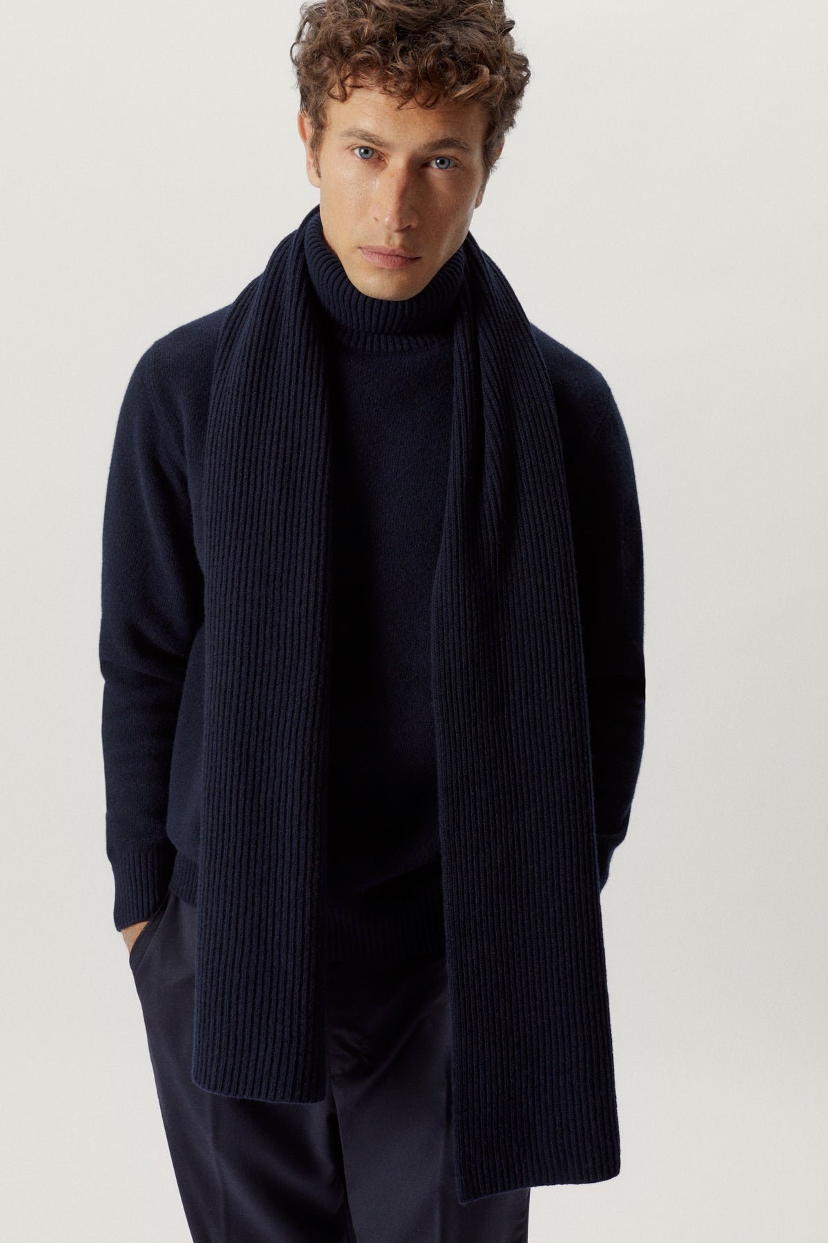 the woolen ribbed scarf blue navy