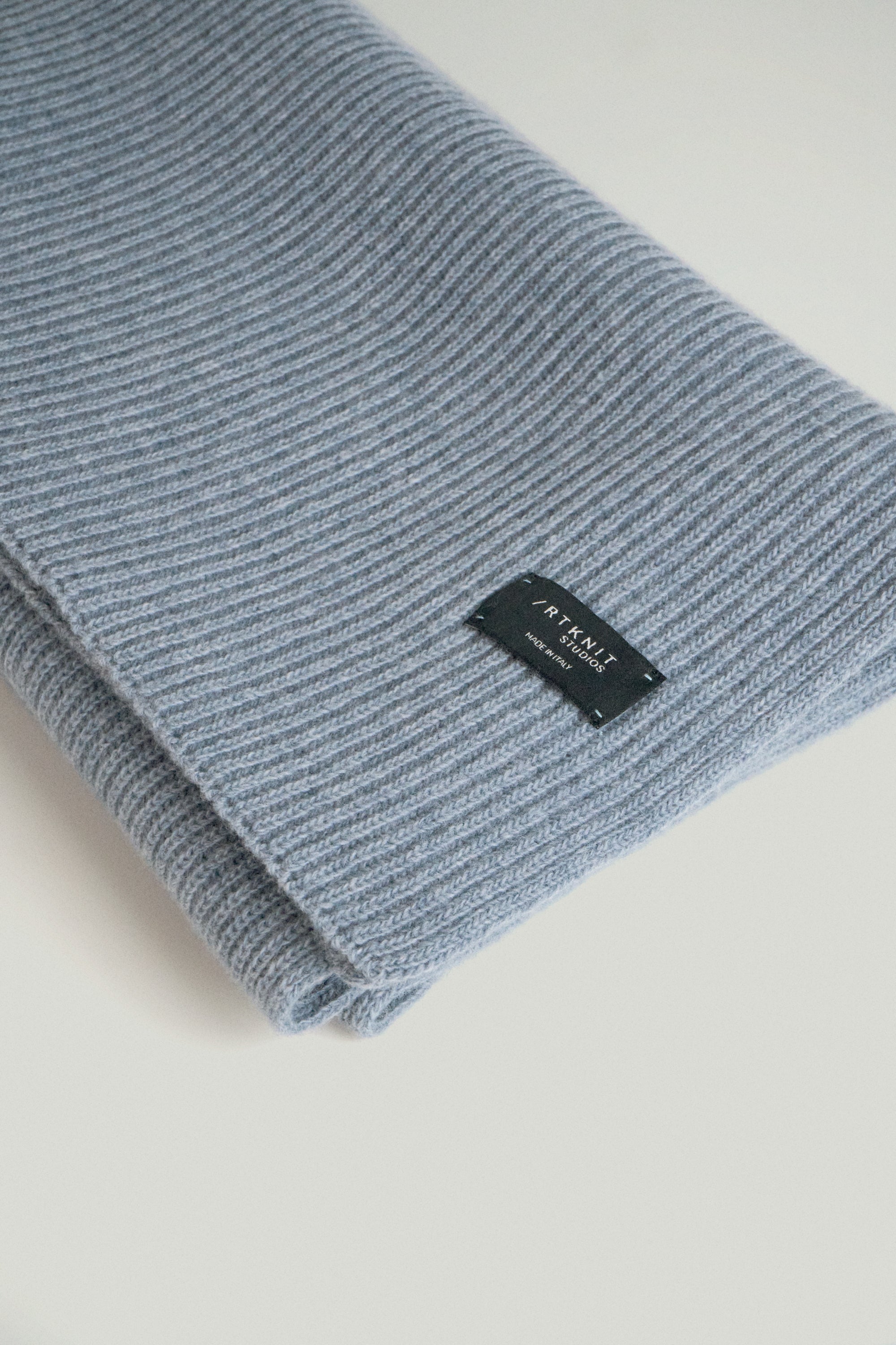 The Woolen Ribbed Scarf ash blue