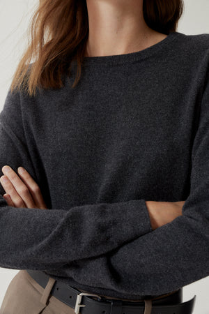 Charcoal Grey | The Superior Cashmere Round-Neck