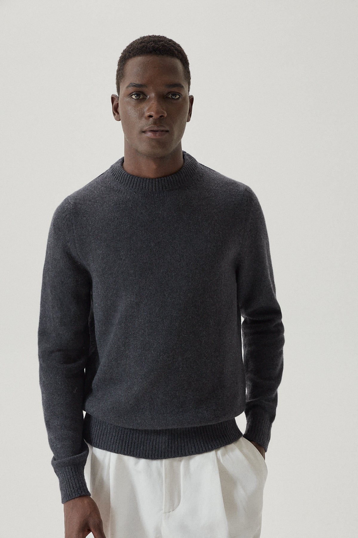 Charcoal Grey | The Superior Cashmere Sweater