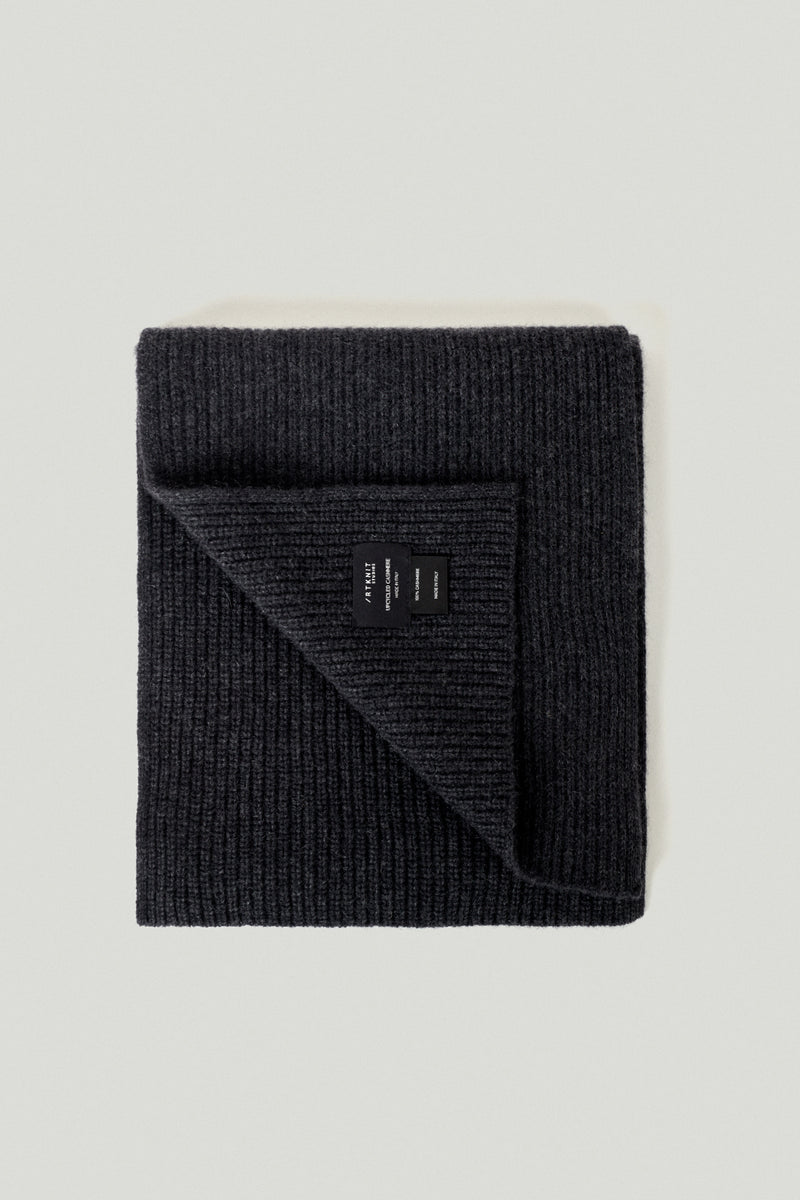 Charcoal Grey | The Superior Cashmere Knit Scarf